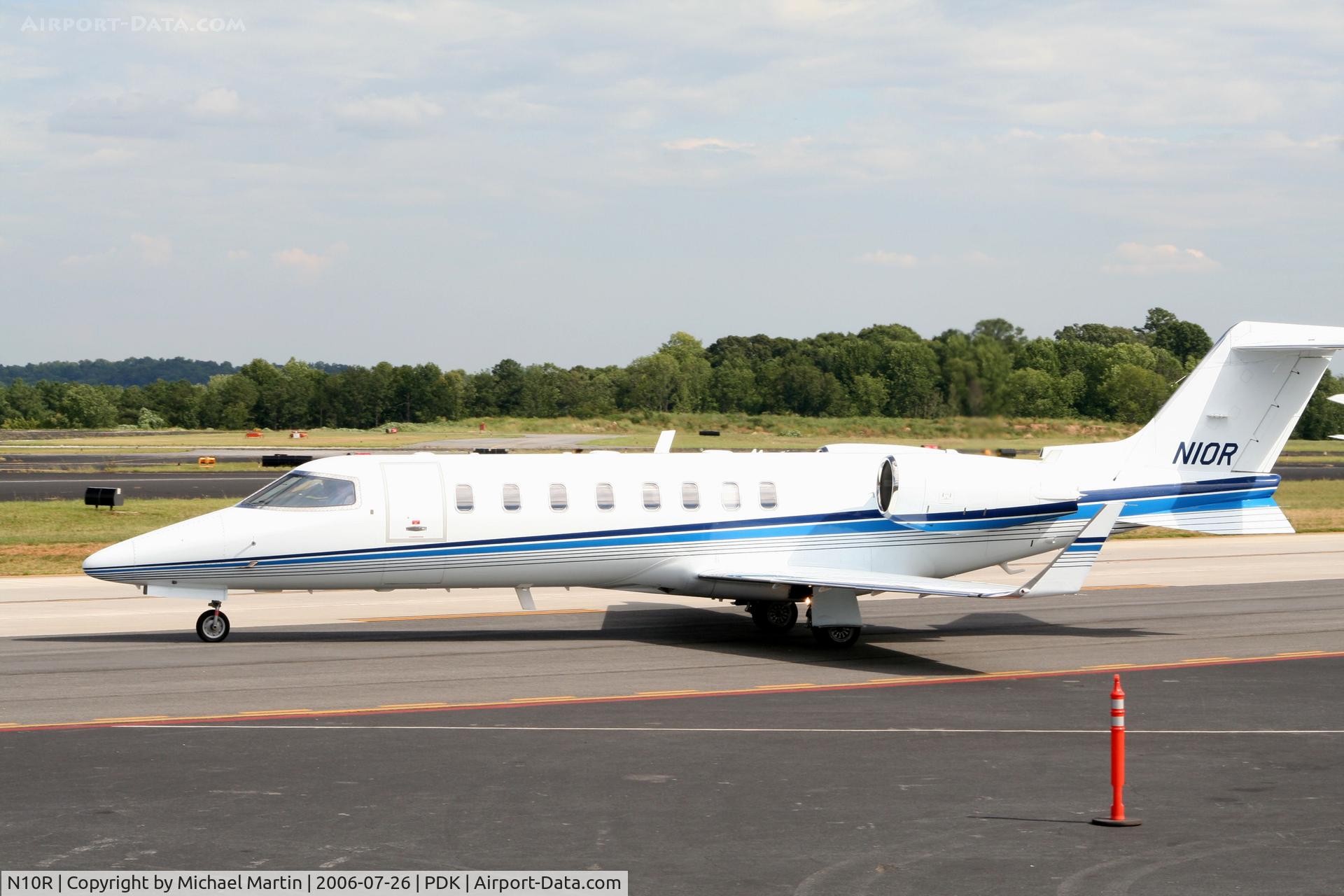 N10R, Learjet Inc 45 C/N 042, Taxing from Mercury Air Service