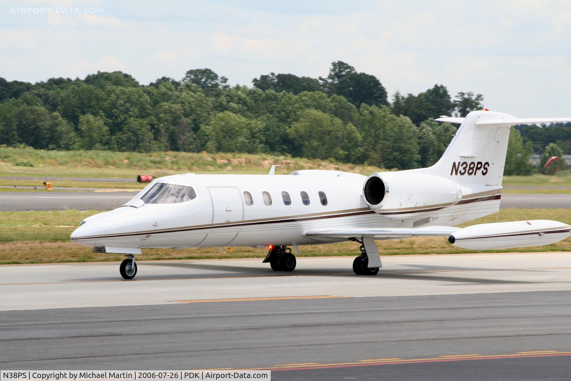 N38PS, 1979 Gates Learjet 35A C/N 206, Taxing to Runway 20L