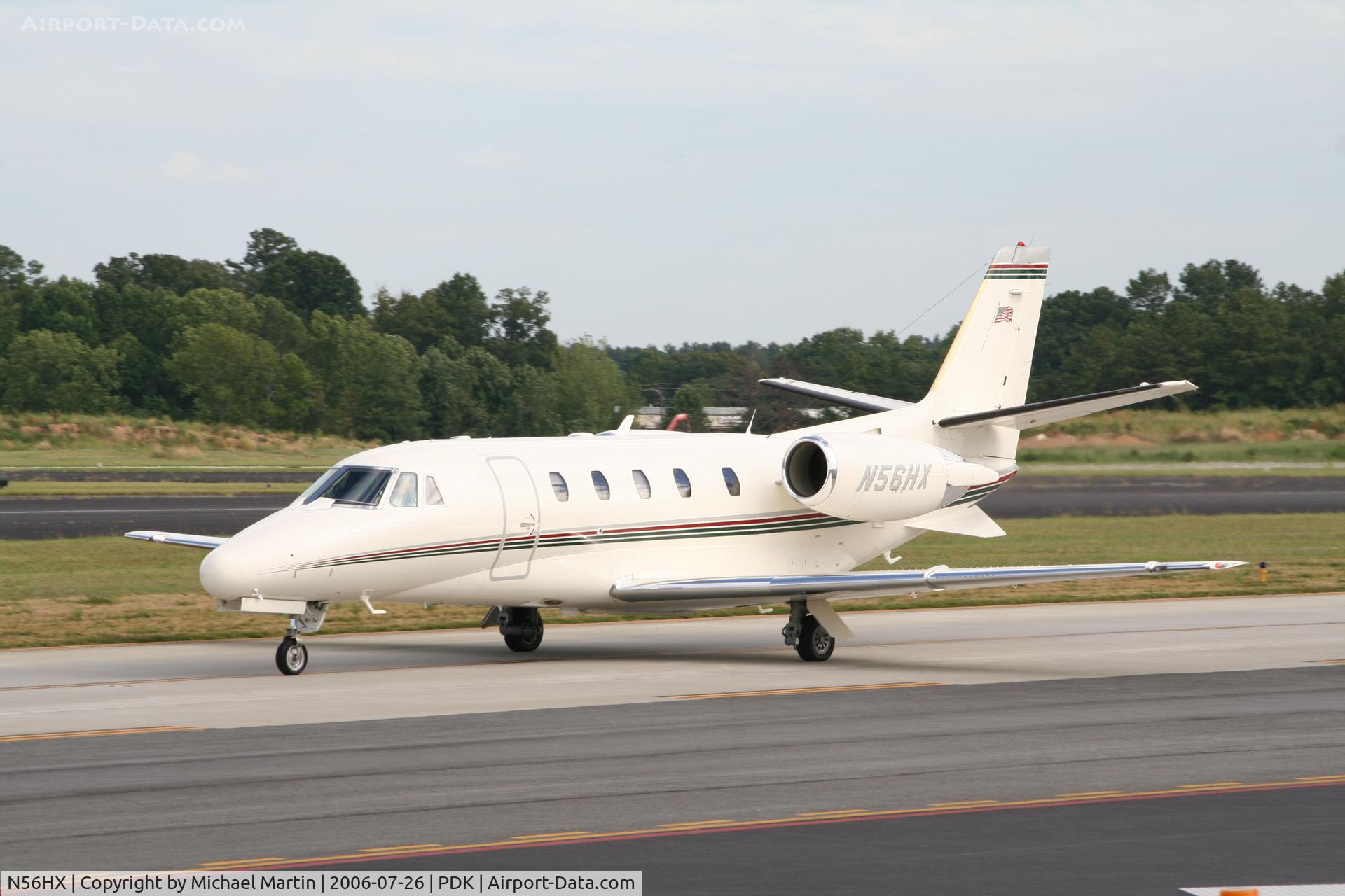 N56HX, 2000 Cessna 560 Citation Excel C/N 560-5063, Taxing to Runway 20L