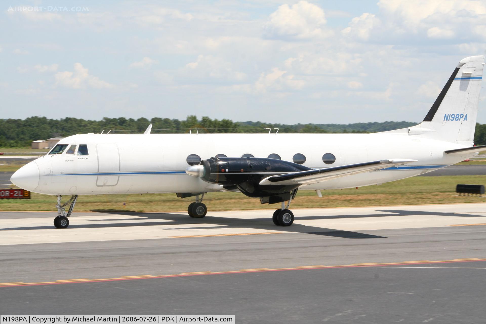 N198PA, 1959 Grumman G-159 Gulfstream 1 C/N 27, Taxing to Runway 20L
