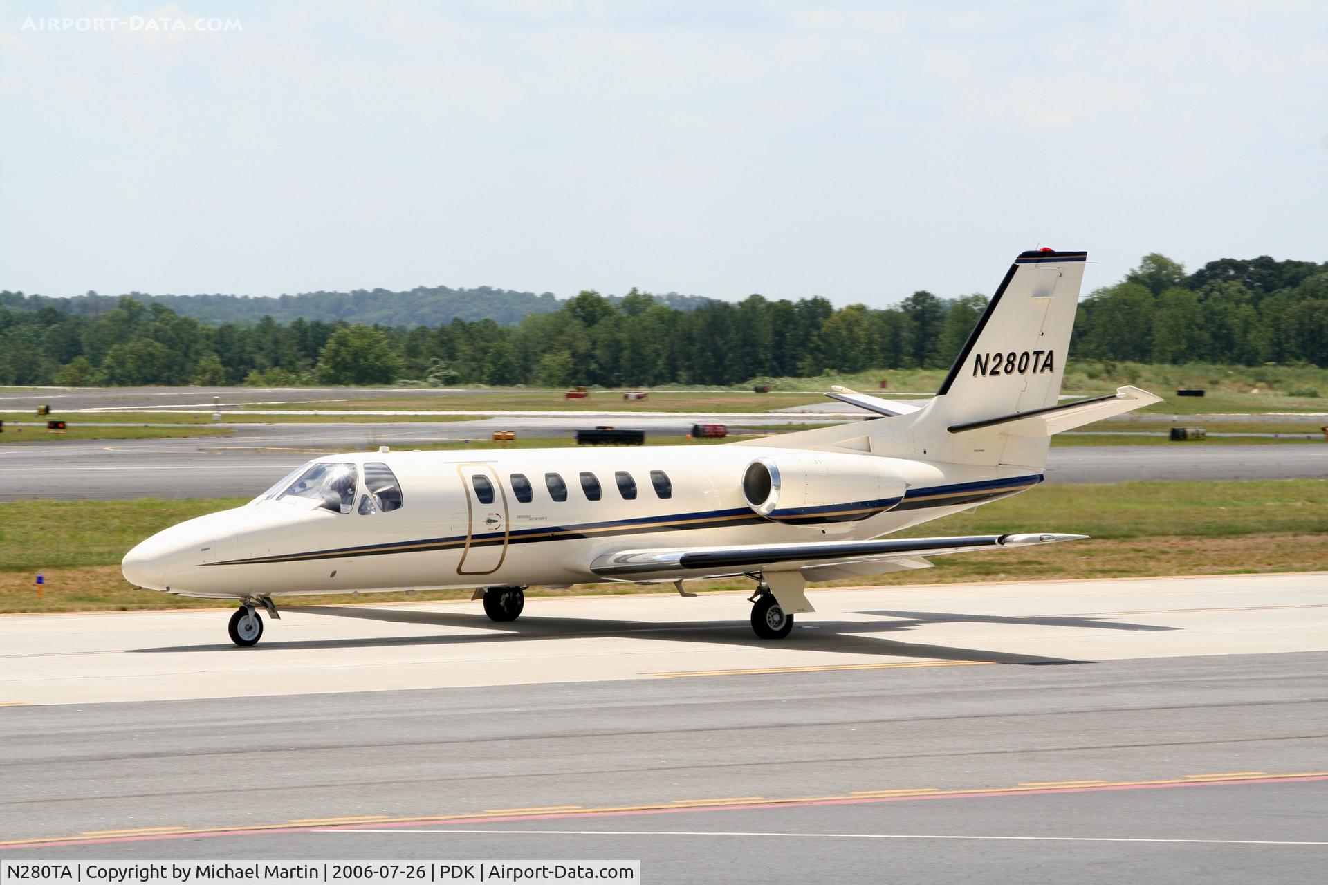 N280TA, 1980 Cessna 550 Citation II C/N 550-0206, Taxing to Runway 20L