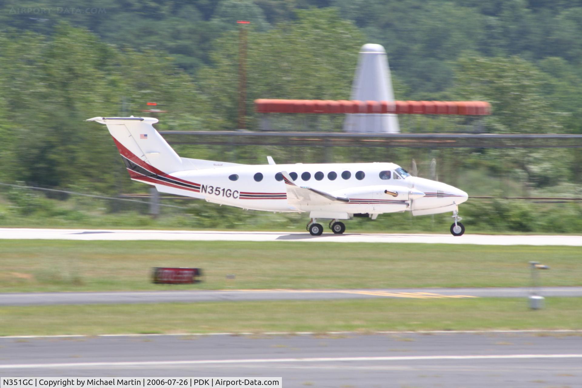 N351GC, 1991 Beech B300 King Air C/N FL-56, University of South Carolina arriving 20L