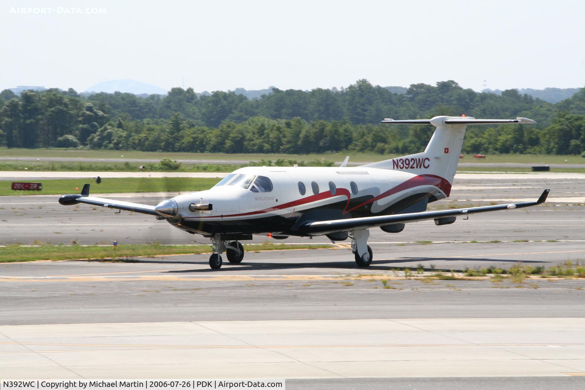 N392WC, 2000 Pilatus PC-12/45 C/N 392, Taxing to Runway 20L