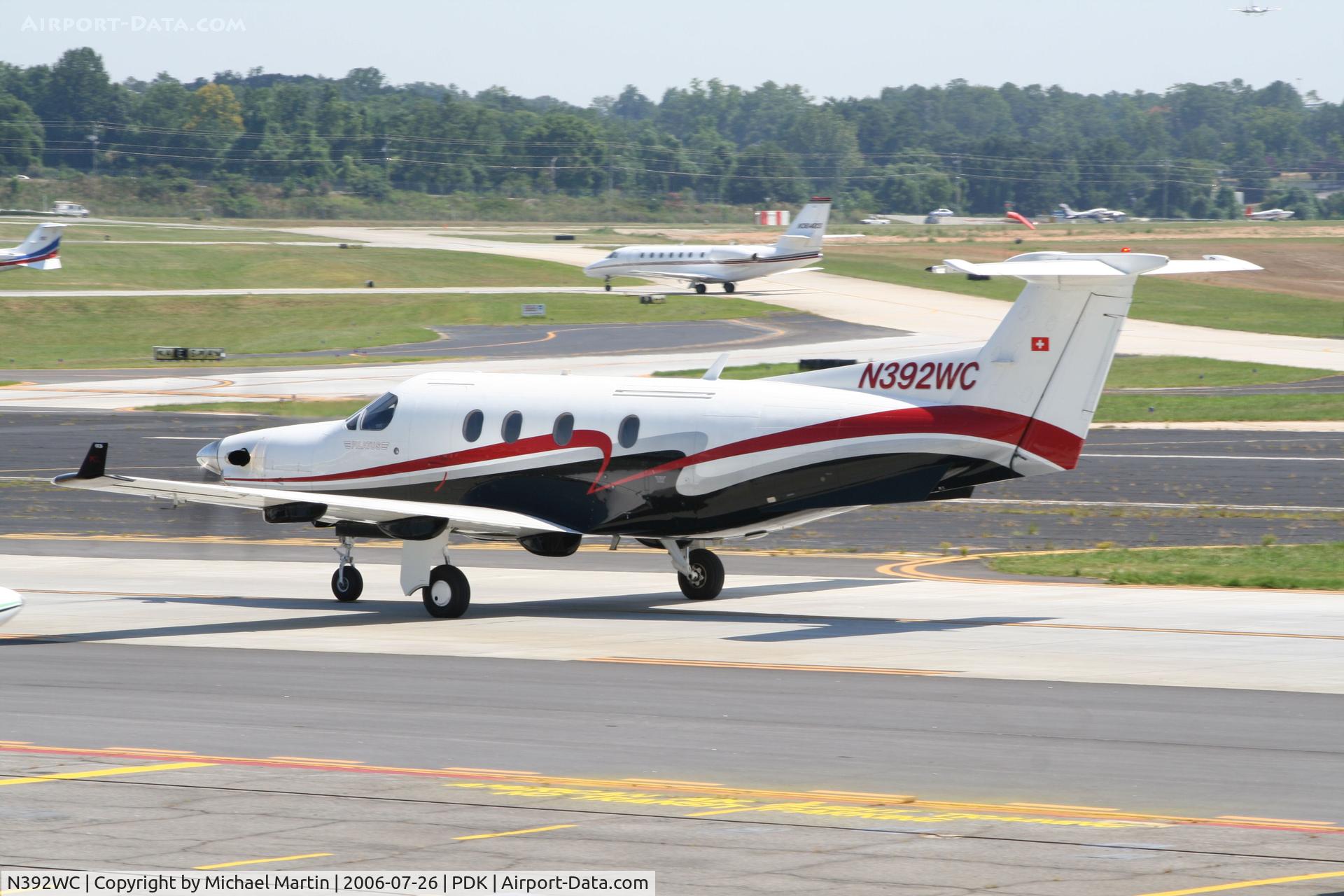 N392WC, 2000 Pilatus PC-12/45 C/N 392, Taxing to Epps Air Service