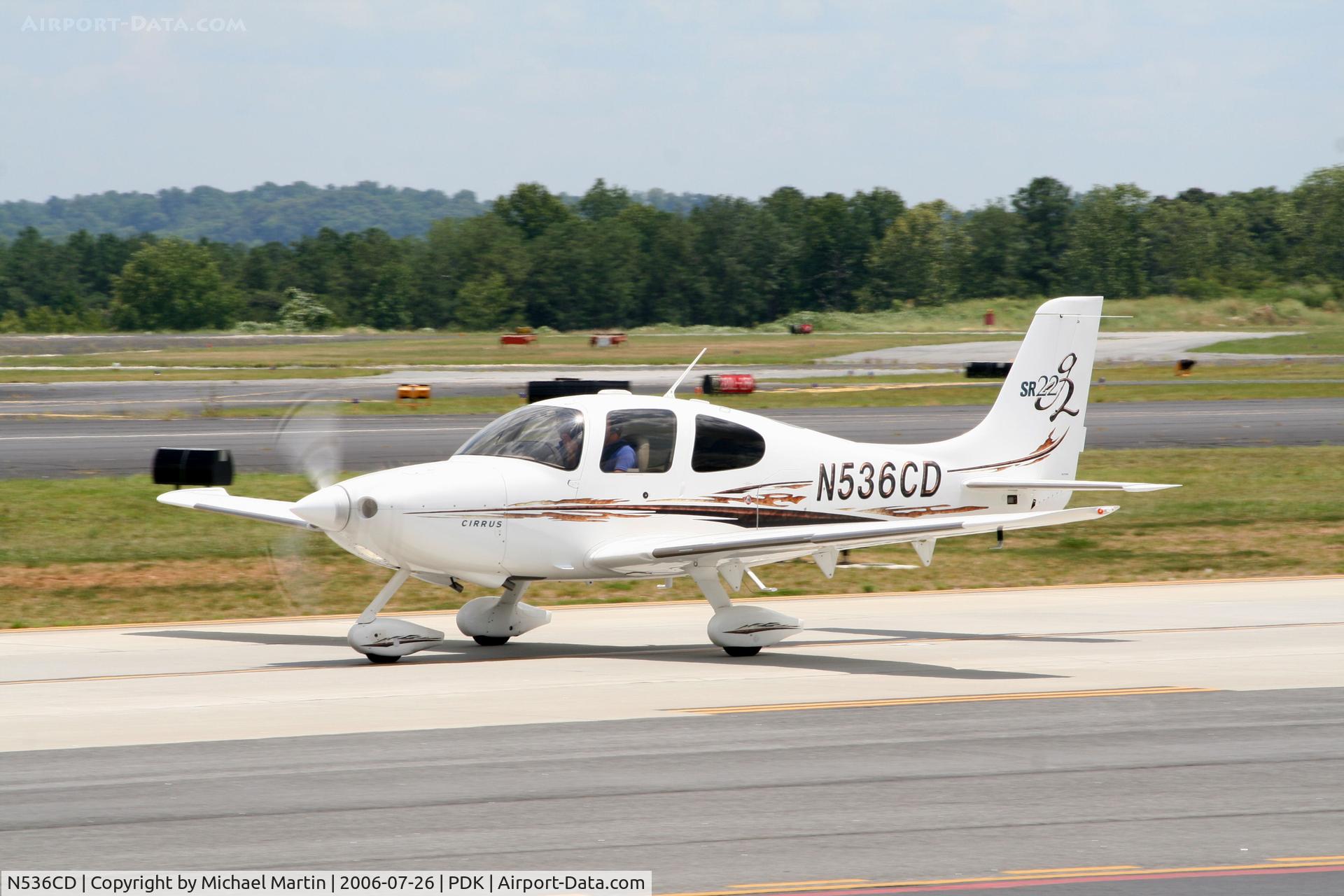 N536CD, 2006 Cirrus SR22 G2 C/N 1624, Taxing to Runway 20R