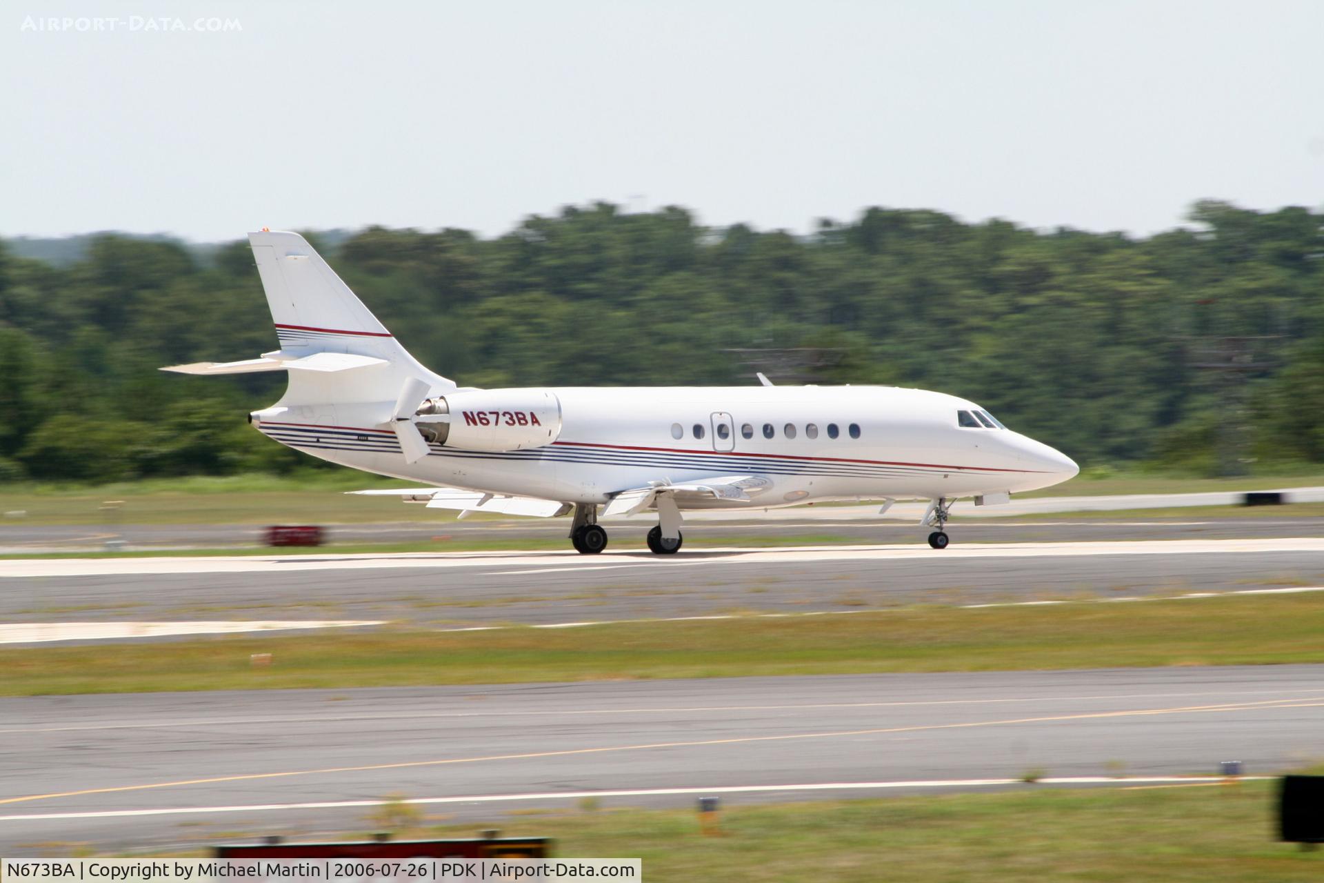 N673BA, 2001 Dassault Falcon 2000 C/N 173, LANDING 20L - Air Brakes Extended