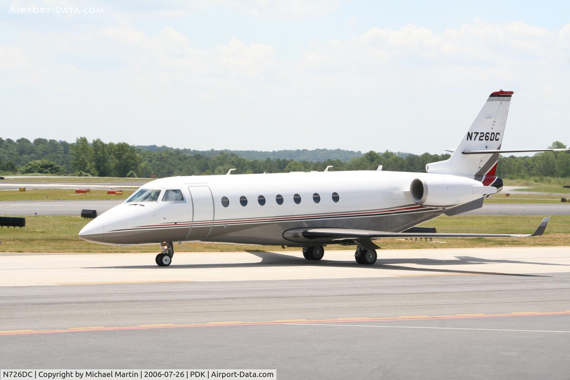 N726DC, 2002 Israel Aircraft Industries Gulfstream 200 C/N 058, Taxing to Runway 20L