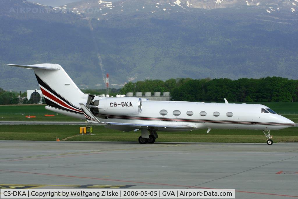 CS-DKA, 2002 Gulfstream IV C/N 1480, visitor