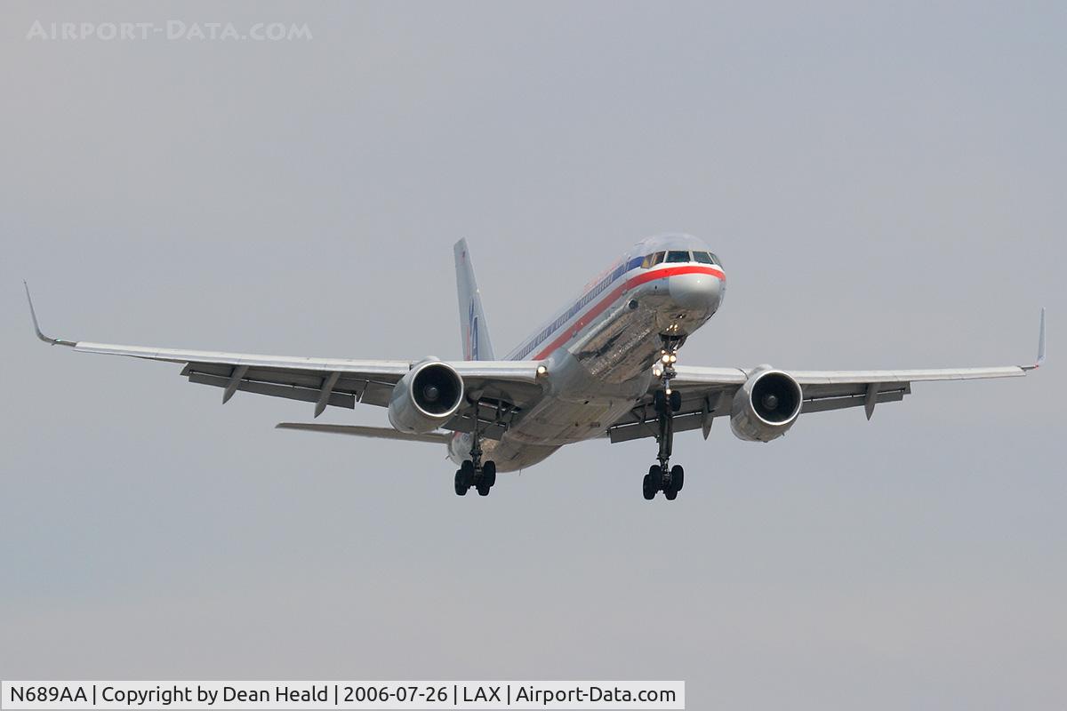 N689AA, 1993 Boeing 757-223 C/N 25731, American Airlines N689AA (FLT AAL161) from Miami Int'l (KMIA) on final approach to RWY 24R.