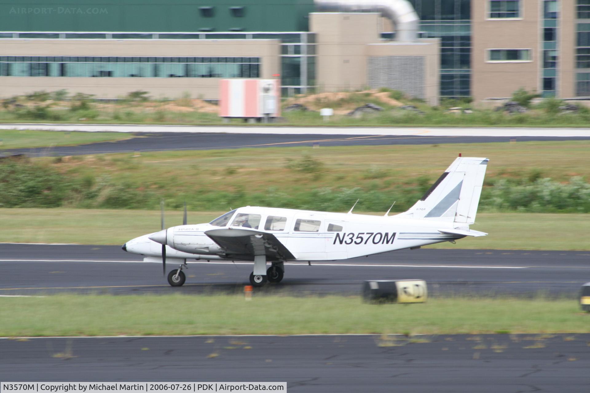 N3570M, 1978 Piper PA-34-200T C/N 34-7870117, Taxing to Runway 20R