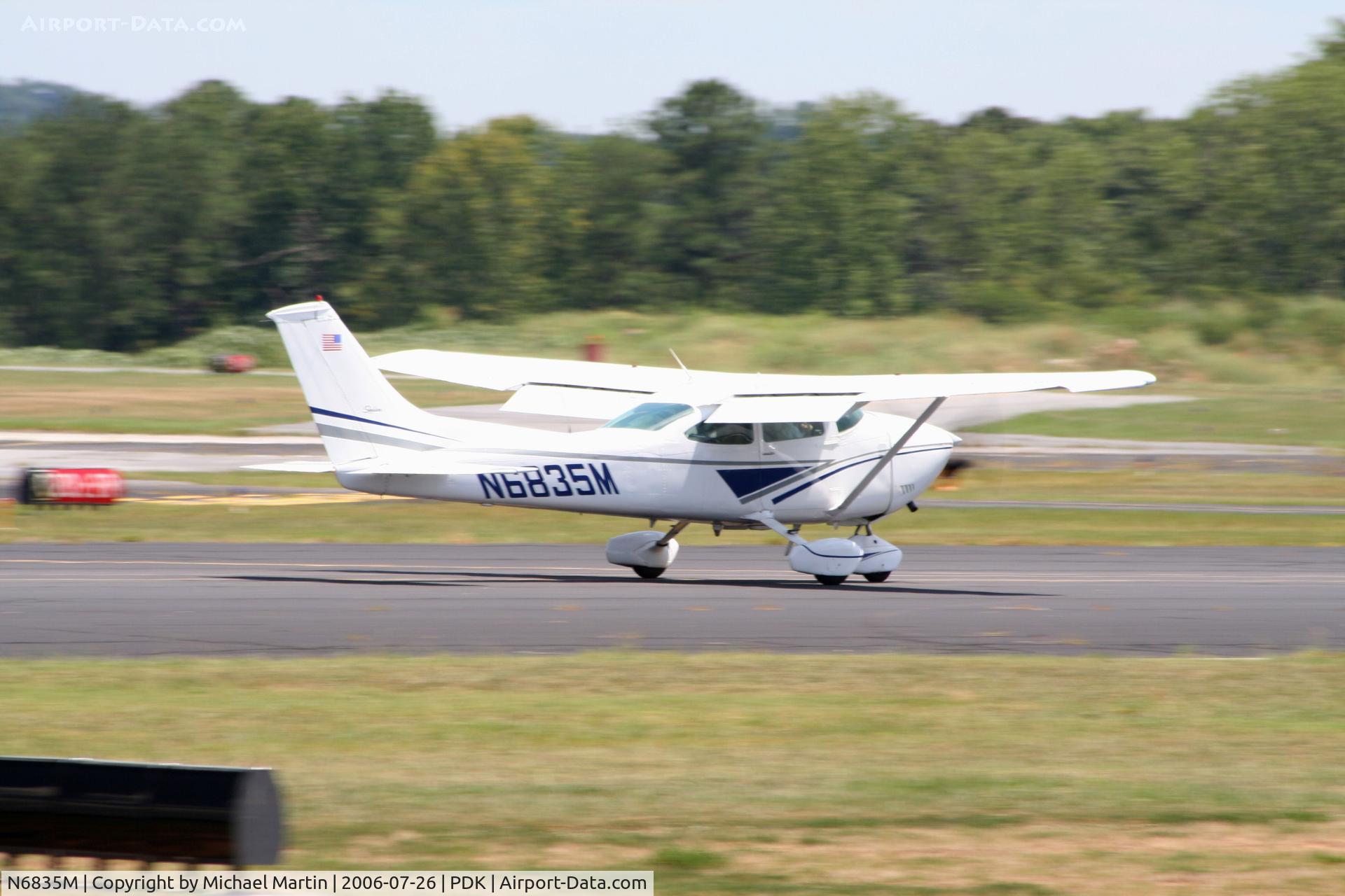 N6835M, 1975 Cessna 182P Skylane C/N 18263852, Landing 20R