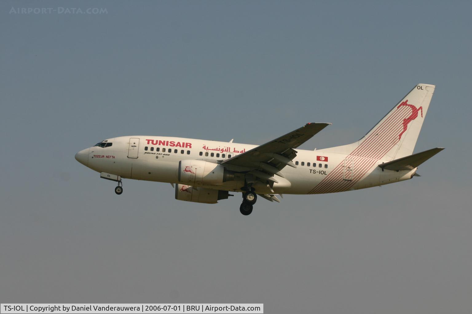 TS-IOL, 1999 Boeing 737-6H3 C/N 29497, short to land on rwy 25L