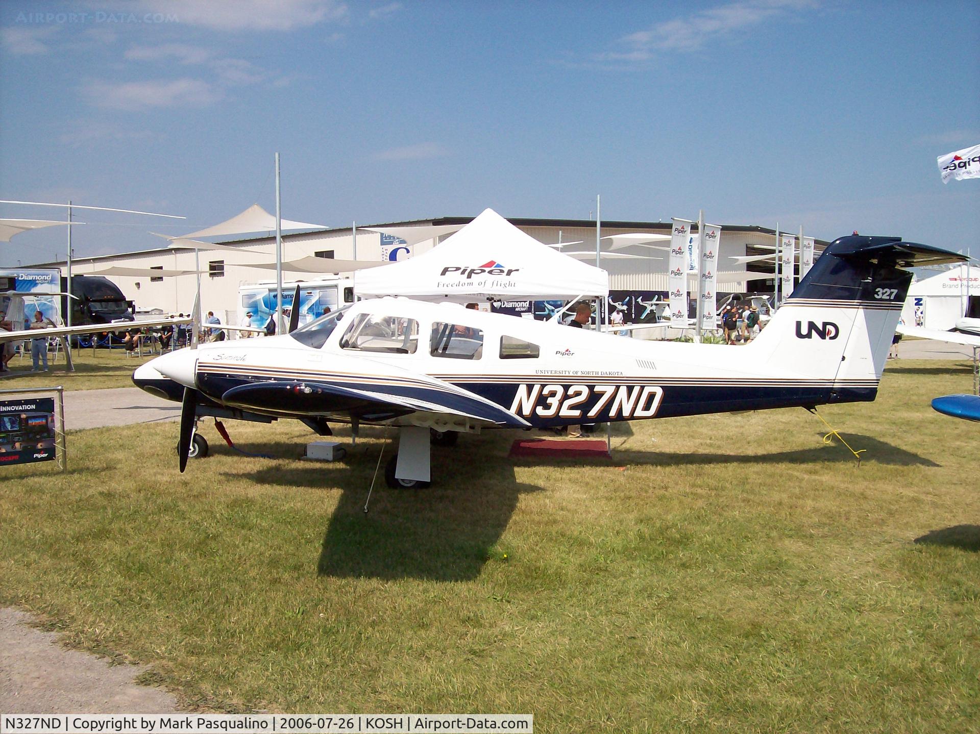 N327ND, 2003 Piper PA-44-180 Seminole C/N 4496174, Piper PA-44-180