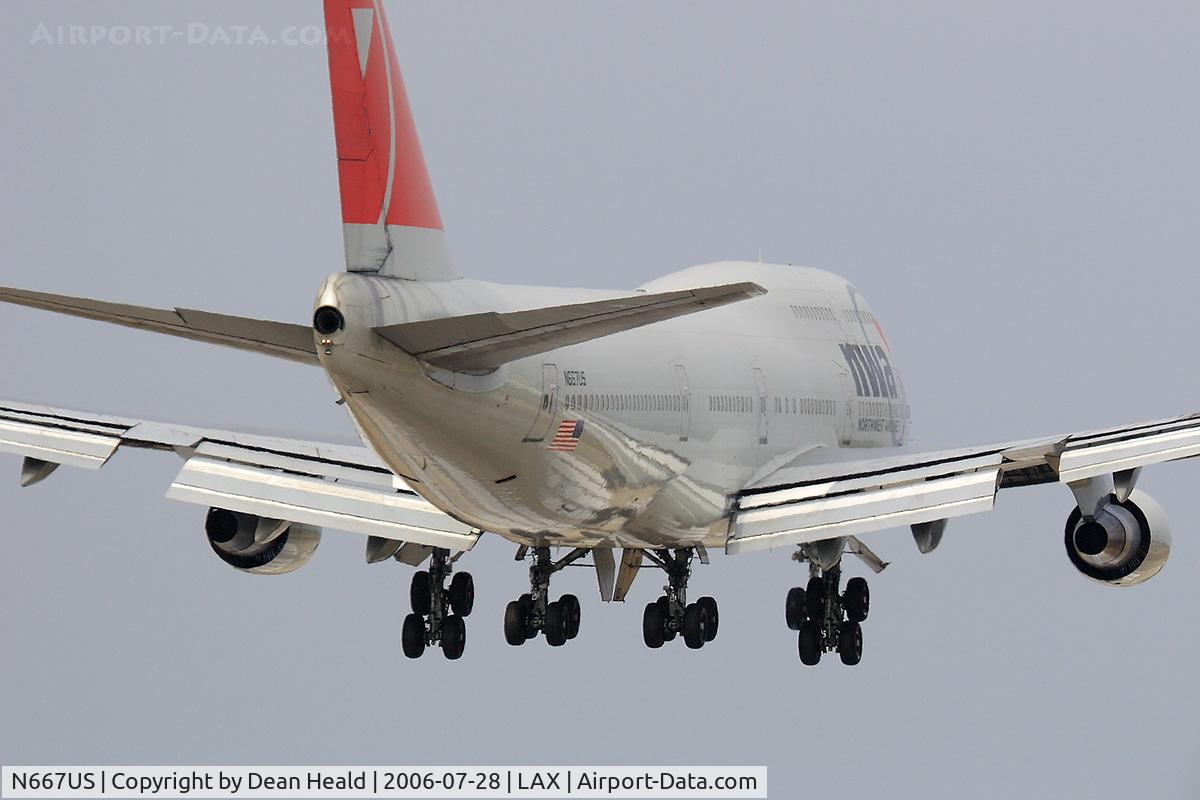 N667US, 1990 Boeing 747-451 C/N 24222, Northwest Airlines N667US on final approach to RWY 24R.
