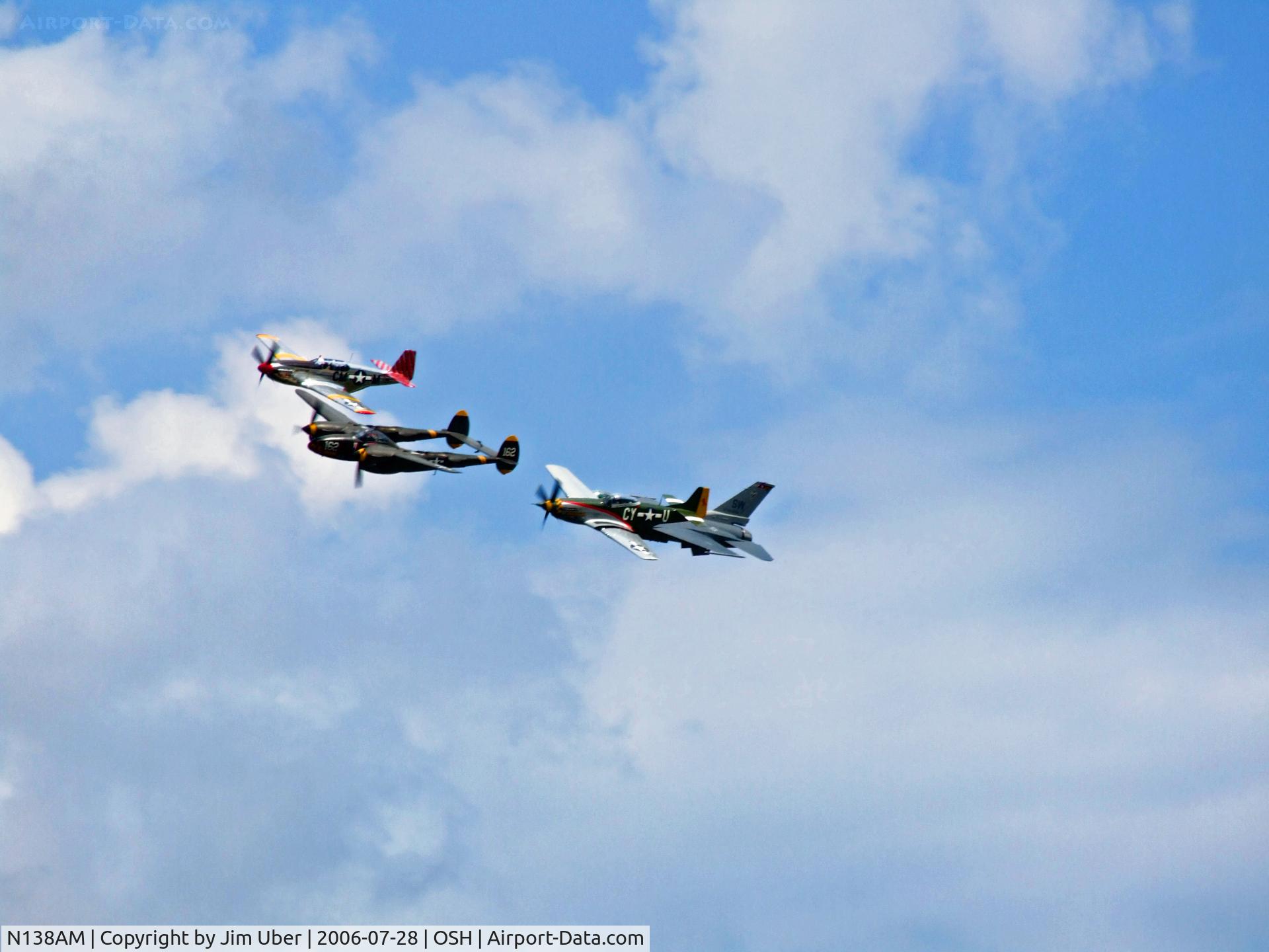 N138AM, 1943 Lockheed P-38J Lightning C/N 44-23314, Leading the 