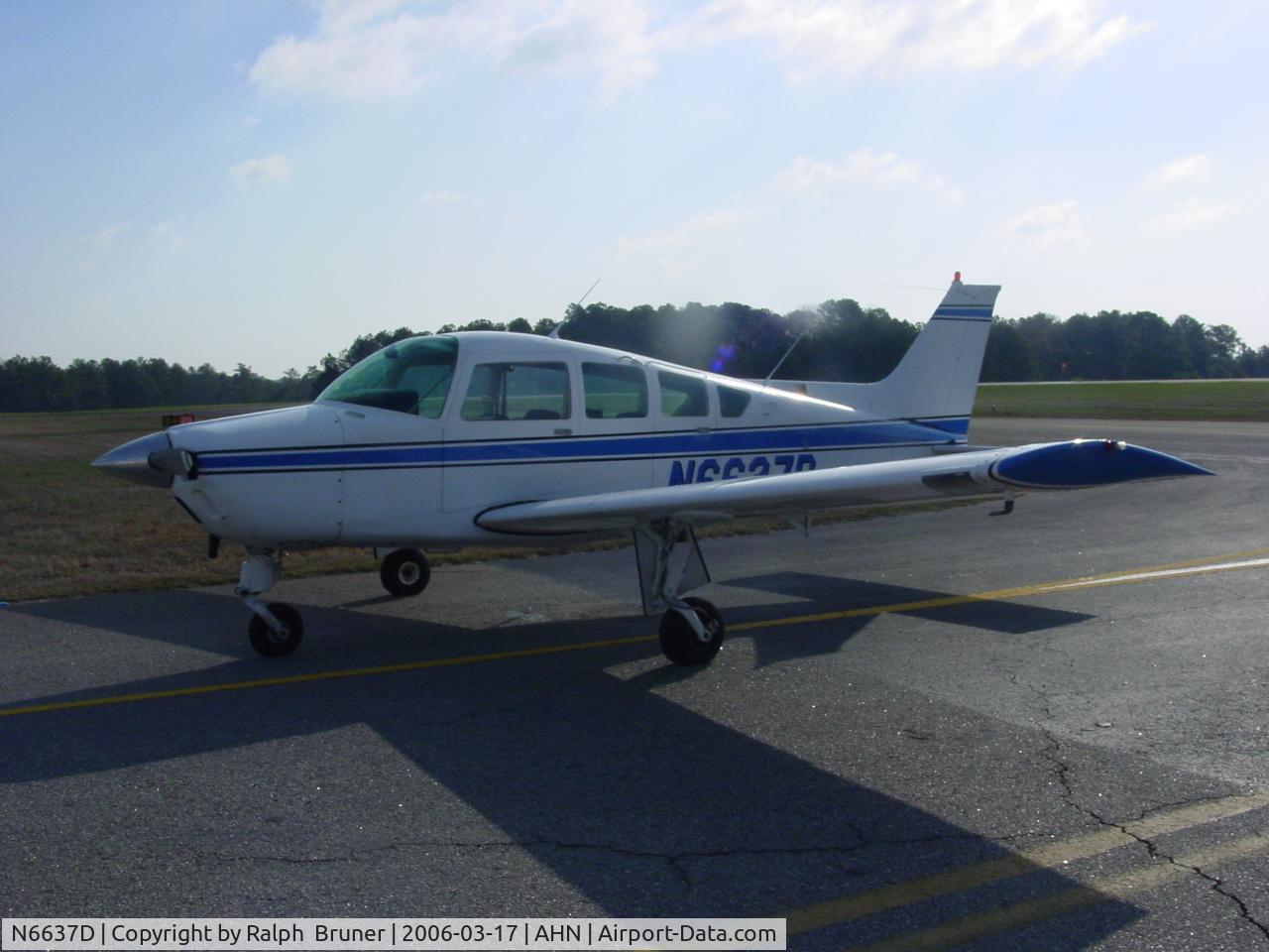 N6637D, 1979 Beech C24R C/N MC-691, On the taxi