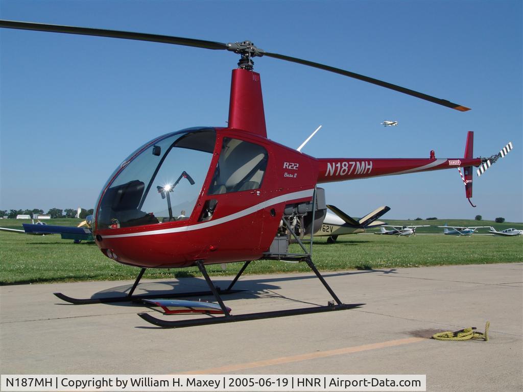 N187MH, 2002 Robinson R22 BETA C/N 3361, R-22 at Harlan, IA Fly-In