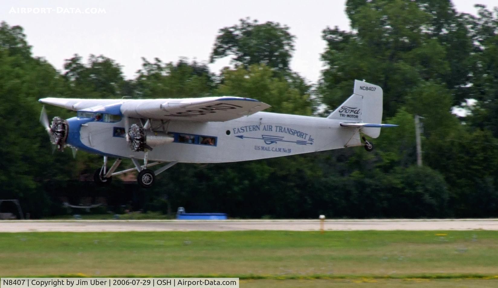 N8407, 1929 Ford 4-AT-E Tri-Motor C/N 69, Ford Tri-Motor on final at Airventure 2006