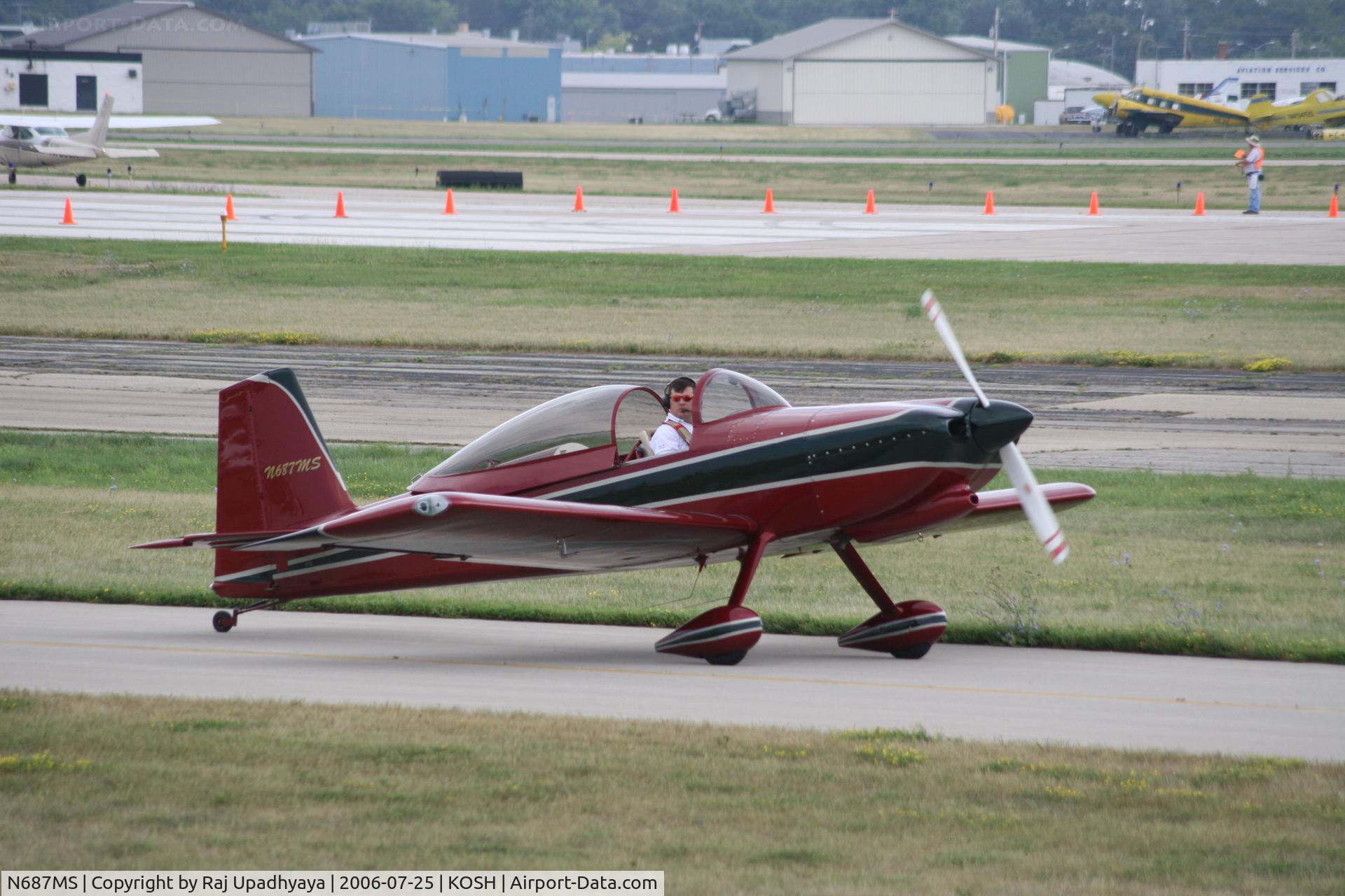 N687MS, 2005 Vans RV-8 C/N 82109, N687MS at Airventure 2006