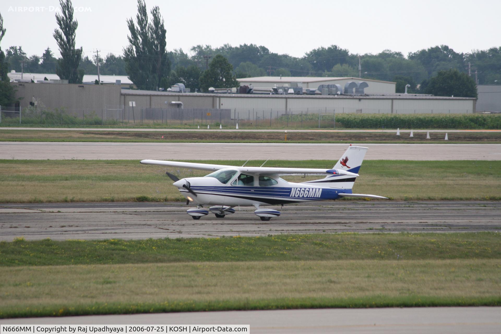 N666MM, 1971 Cessna 177B Cardinal C/N 17701633, N666MM at Airventure 2006