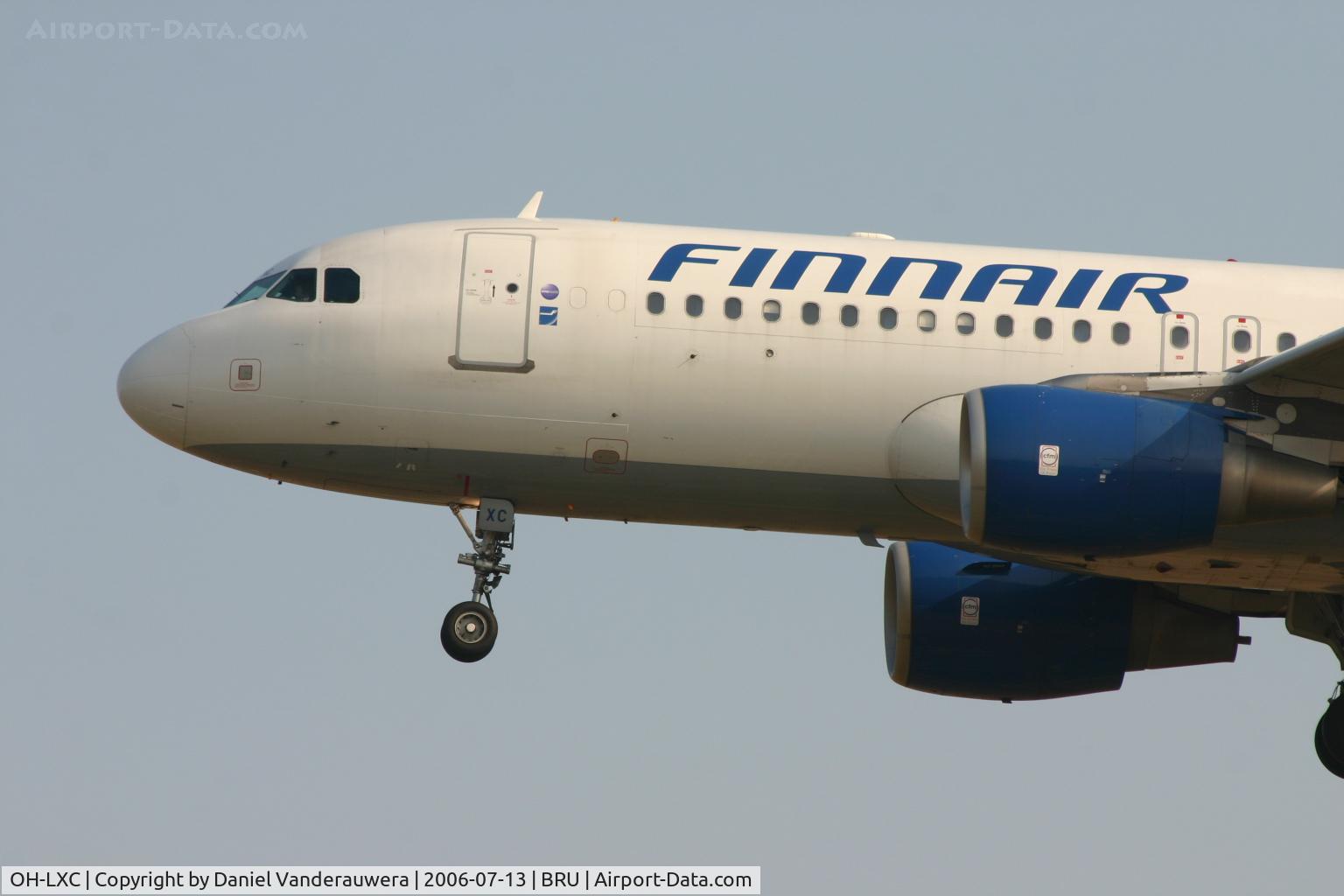 OH-LXC, 2001 Airbus A320-214 C/N 1544, arrival of flight AY811