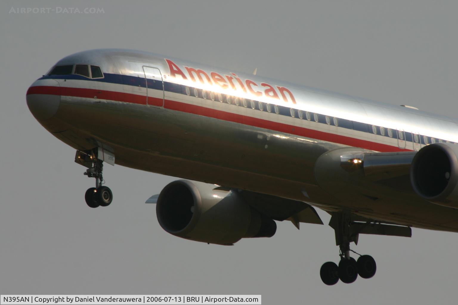 N395AN, 1998 Boeing 767-323 C/N 29432, arrival early in the morning