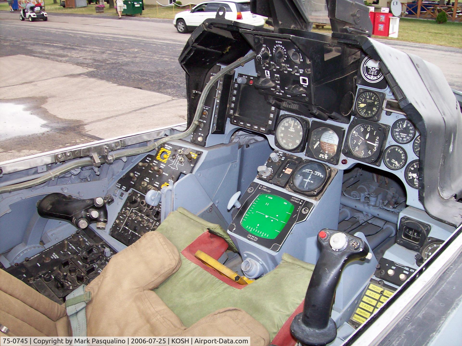 75-0745, 1977 General Dynamics YF-16A Fighting Falcon C/N 61-1, F-16 cockpit