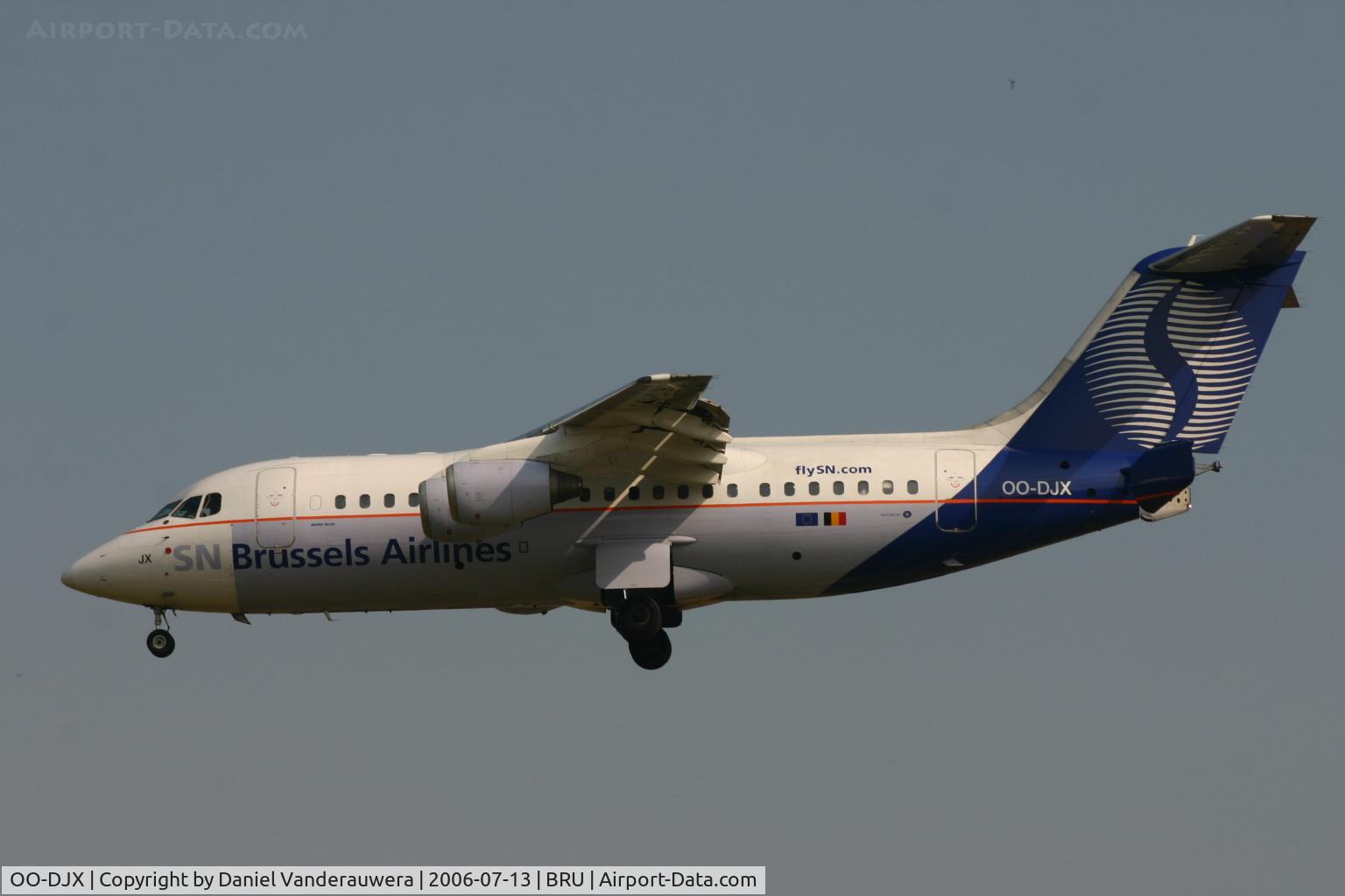 OO-DJX, 1996 British Aerospace Avro 146-RJ85 C/N E.2297, new color scheme