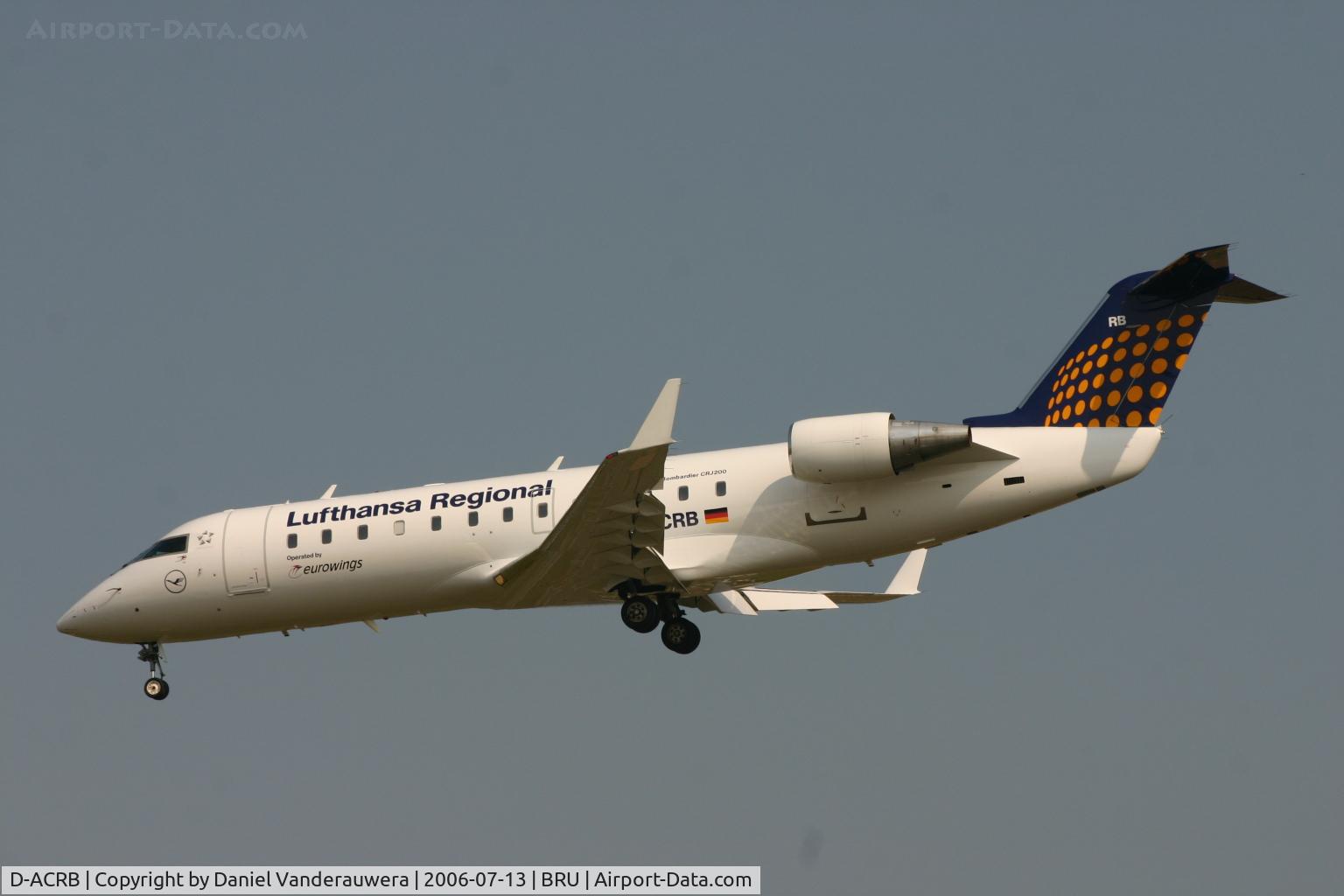 D-ACRB, 2001 Canadair CRJ-200ER (CL-600-2B19) C/N 7570, flight LH4632 is about to land on rwy 25L