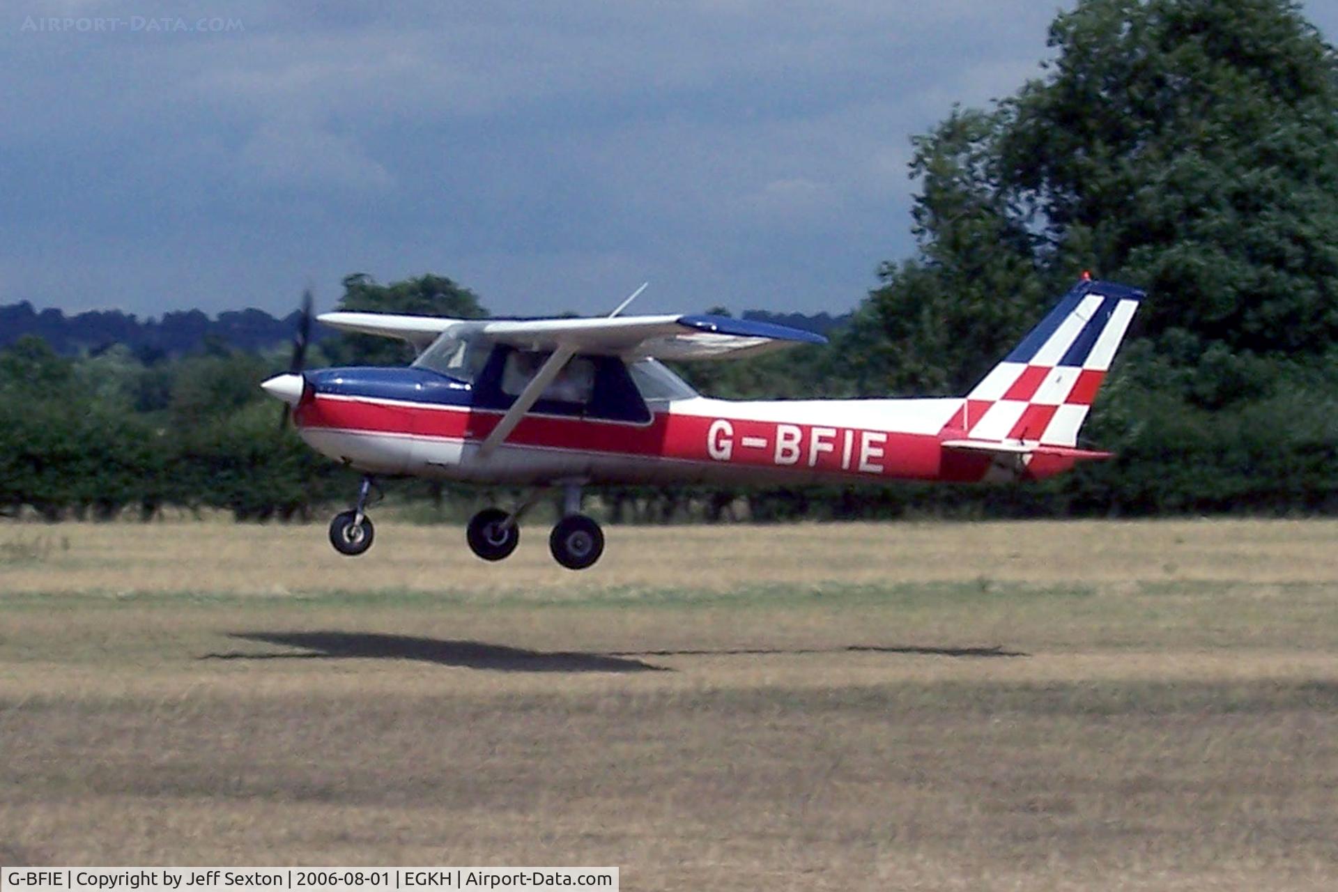 G-BFIE, 1977 Reims FRA150M Aerobat C/N 0331, Private Reims-Cessna FRA 150M take-off at Lashenden/Headcorn England.