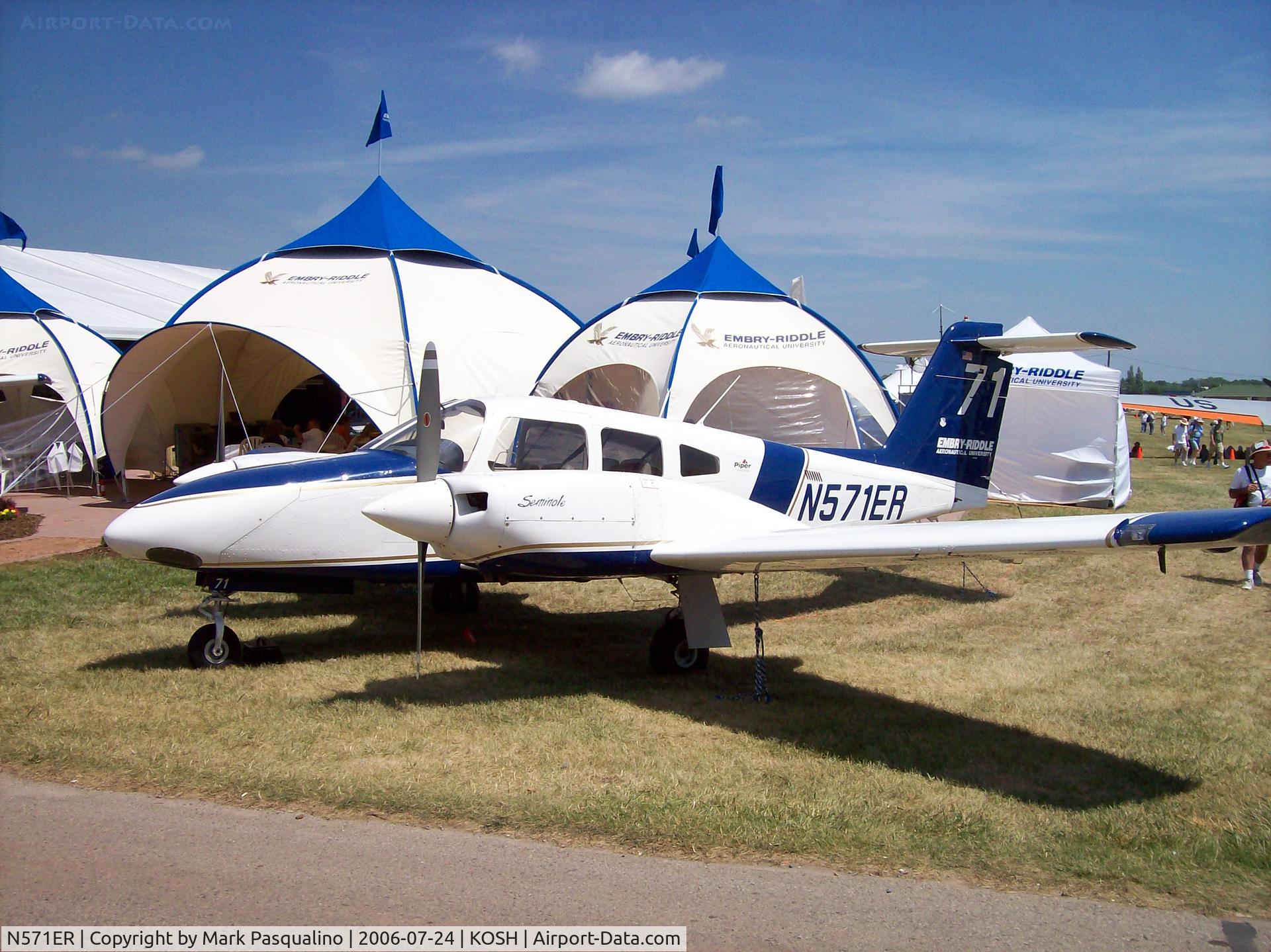N571ER, 2002 Piper PA-44-180 Seminole C/N 4496147, Piper PA-44-180
