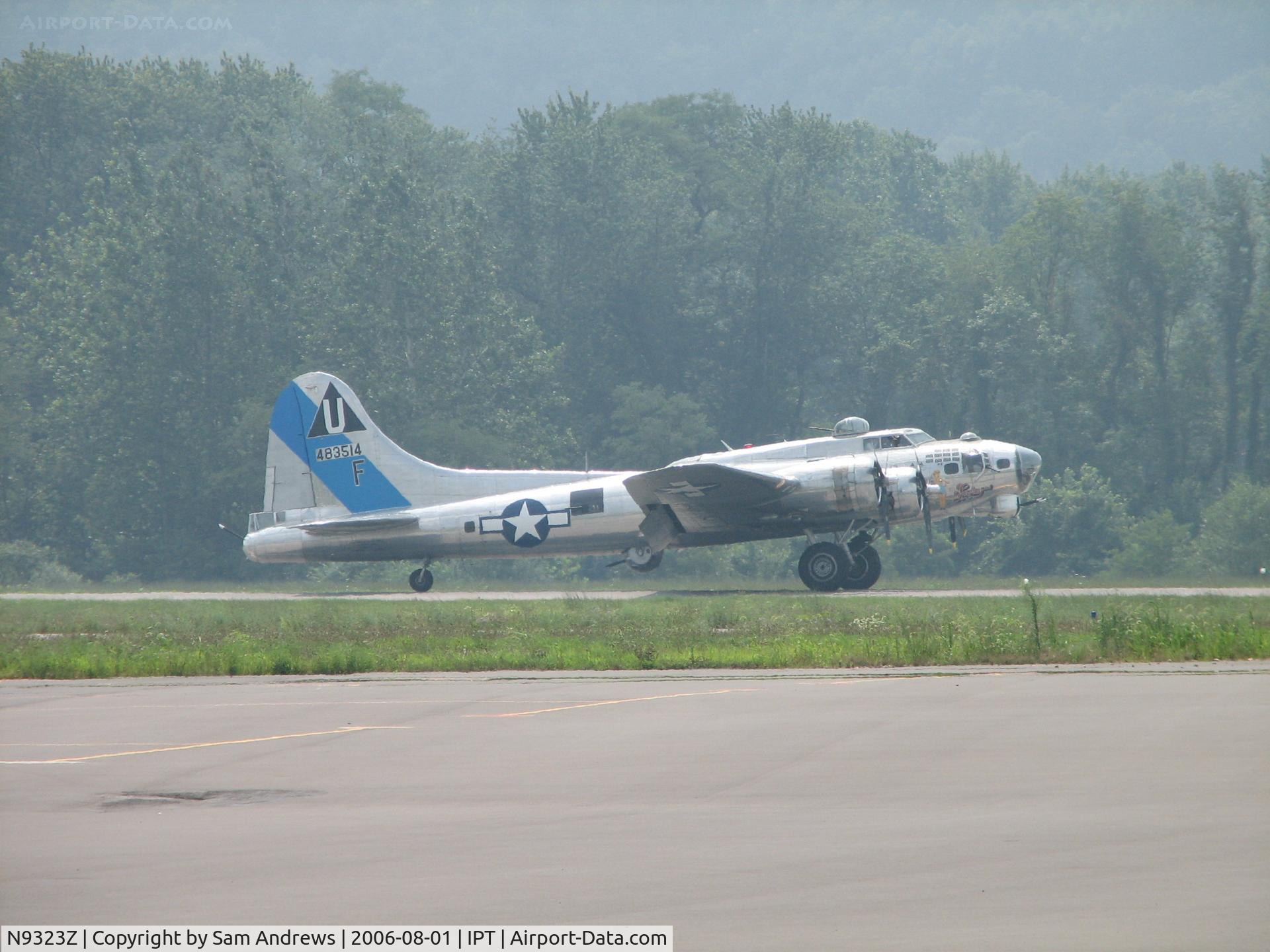 N9323Z, 1944 Boeing B-17G-85-DL Flying Fortress C/N 32155, Just arriving.