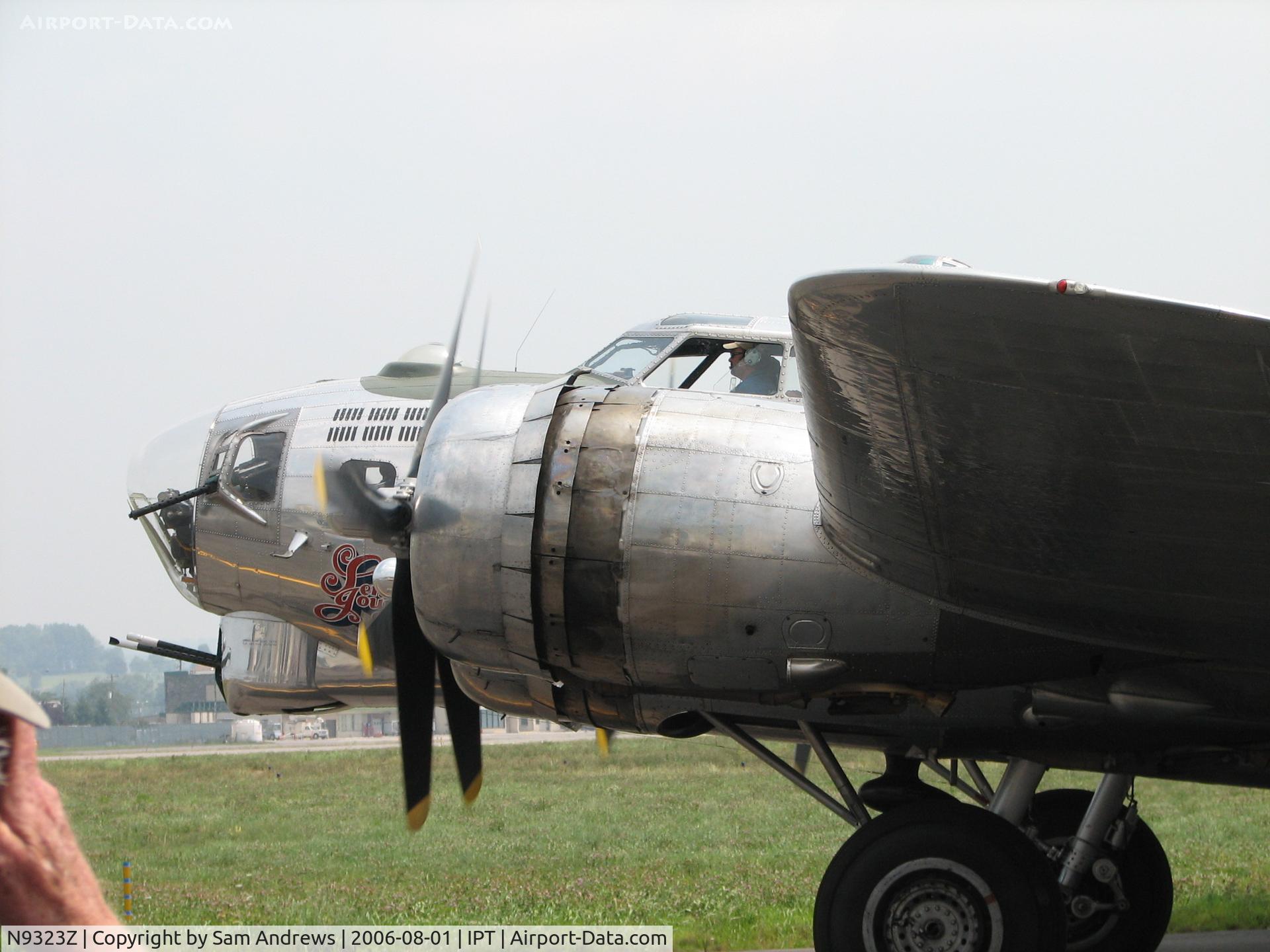 N9323Z, 1944 Boeing B-17G-85-DL Flying Fortress C/N 32155, Shutting down.