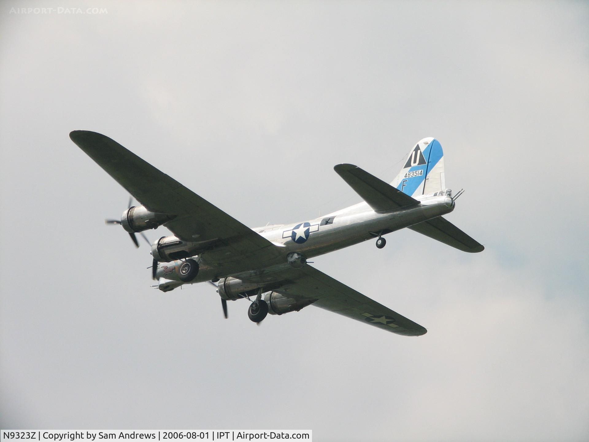 N9323Z, 1944 Boeing B-17G-85-DL Flying Fortress C/N 32155, The pilot told the tower that they leave their gear down for the tour flights to save wear on them.  He also expressed his appreciation for asking.