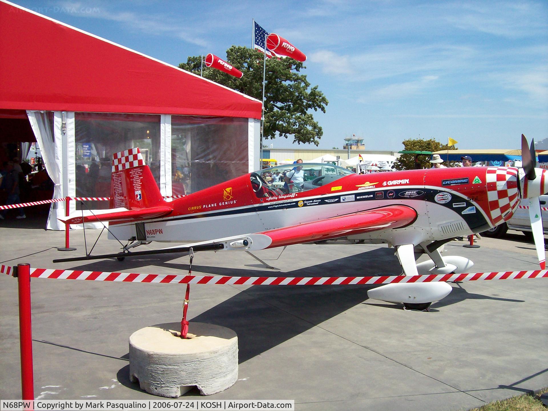 N68PW, Extra EA-300S C/N 030, EA 300