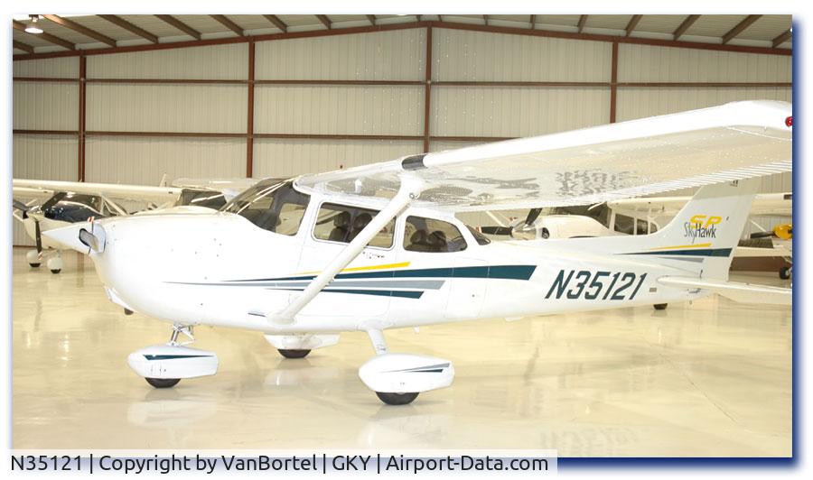 N35121, 2001 Cessna 172SP C/N 172S8844, 2001 Cessna SkyHawk 172SP