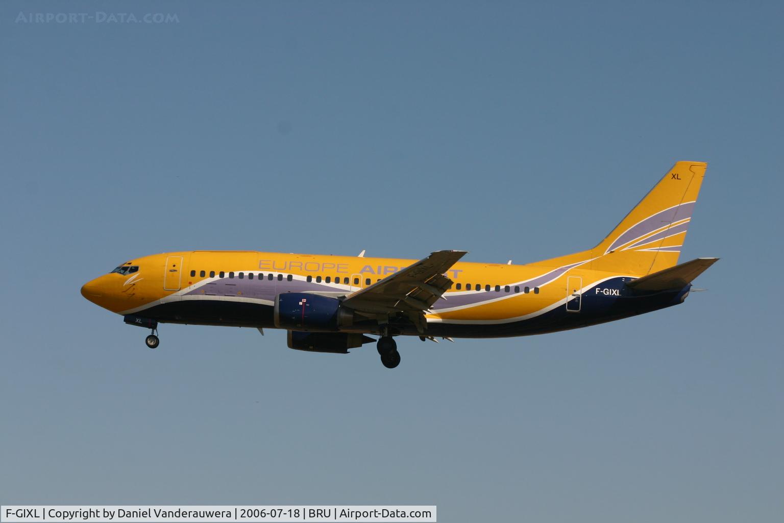 F-GIXL, 1987 Boeing 737-348QC C/N 23810, arrival of flight FPO1783 from CDG