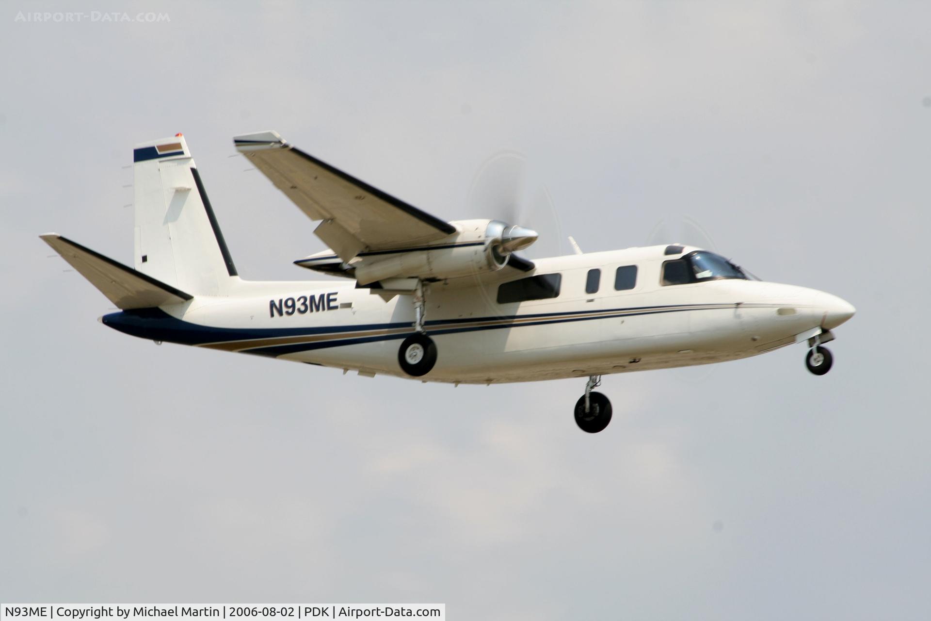 N93ME, 1977 Rockwell International 690B C/N 11414, On approach to 20L