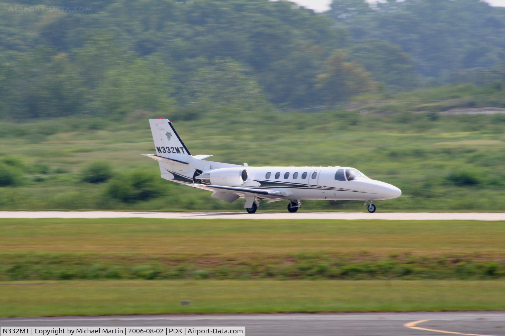 N332MT, 2005 Cessna 550 C/N 550-1105, Landing Runway 20L