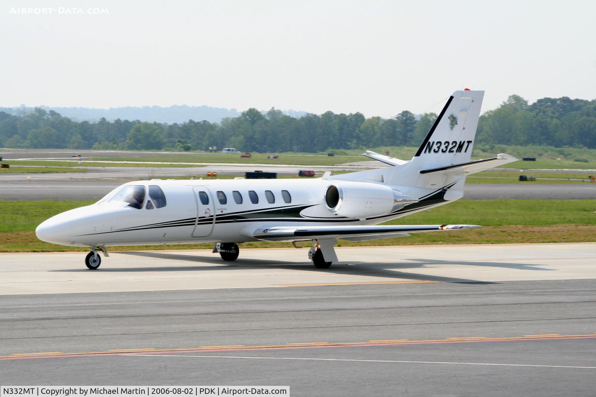 N332MT, 2005 Cessna 550 C/N 550-1105, Taxing to Epps Air Service