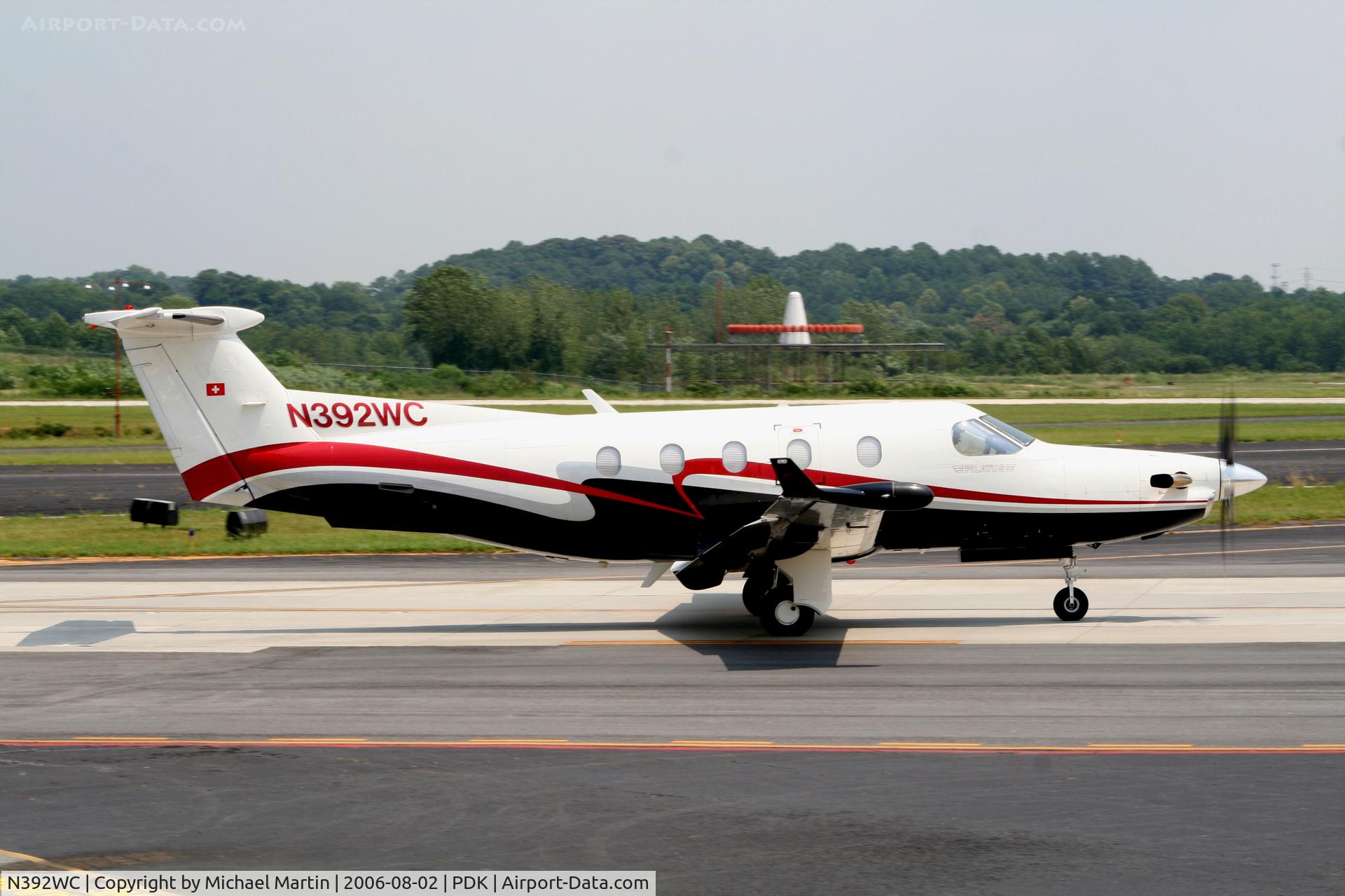 N392WC, 2000 Pilatus PC-12/45 C/N 392, Taxing to Runway 2R