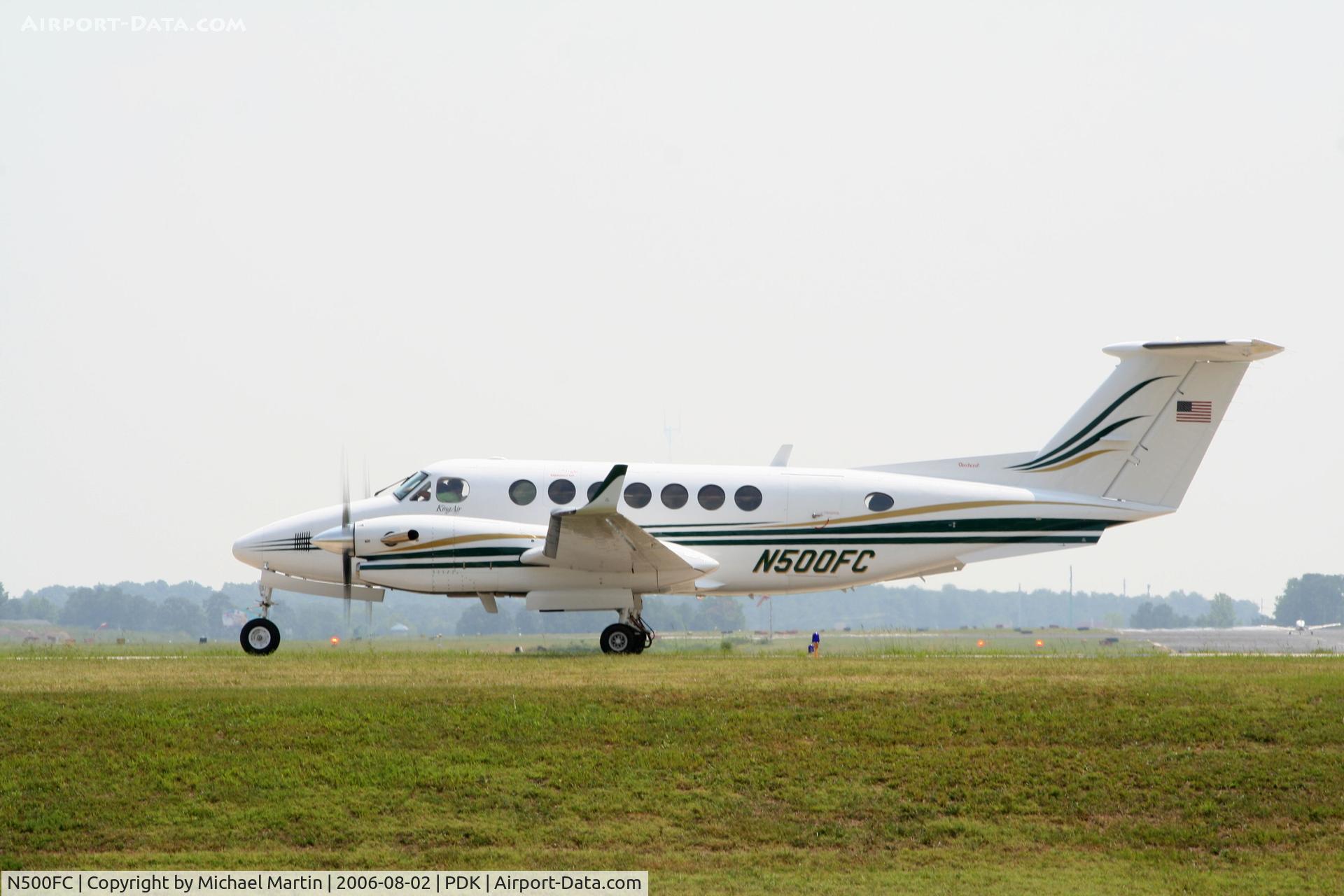 N500FC, 1997 Raytheon Aircraft Company B300 C/N FL-181, Holding short of 20L