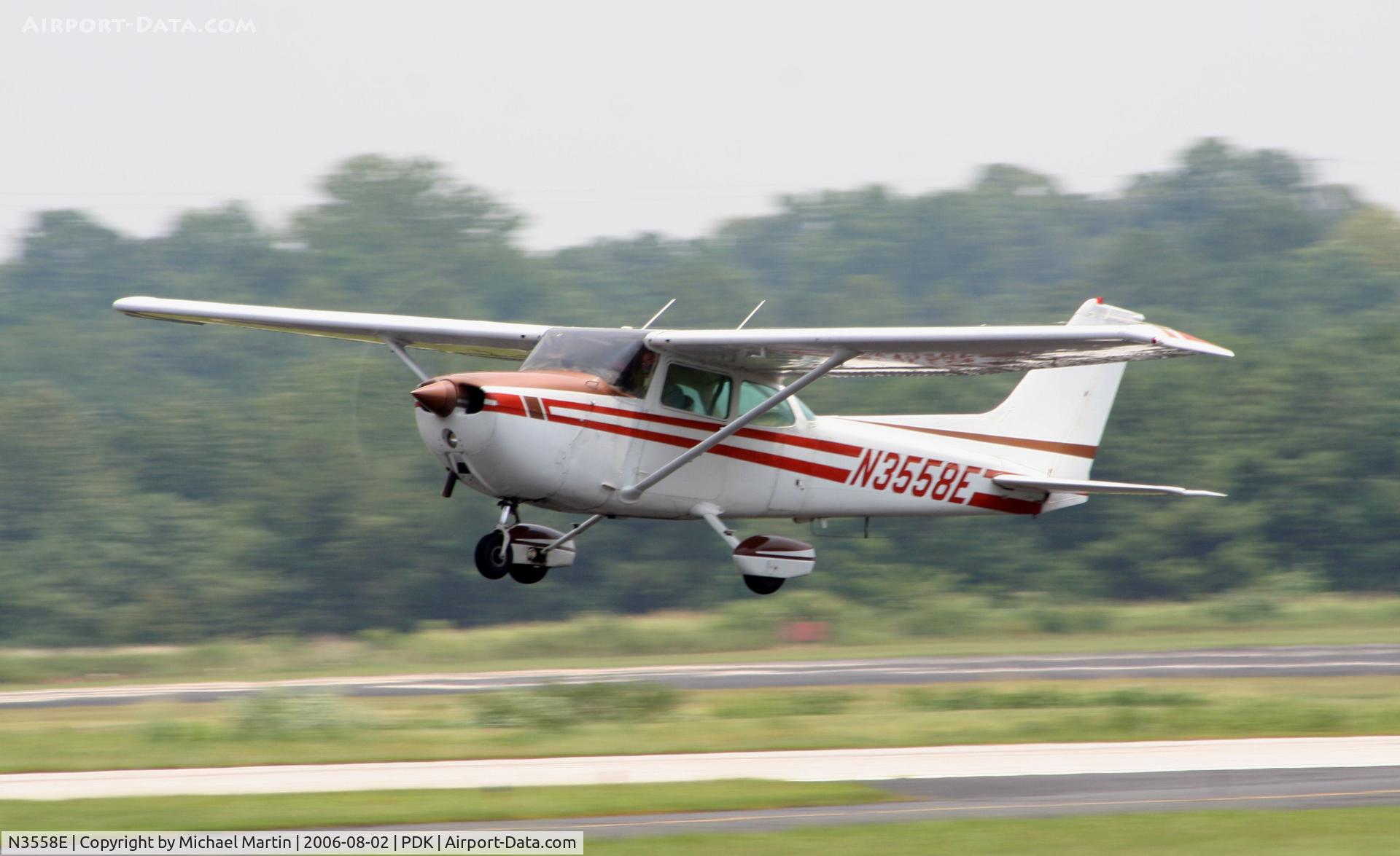 N3558E, 1978 Cessna 172N C/N 17271586, Departing Runway 34