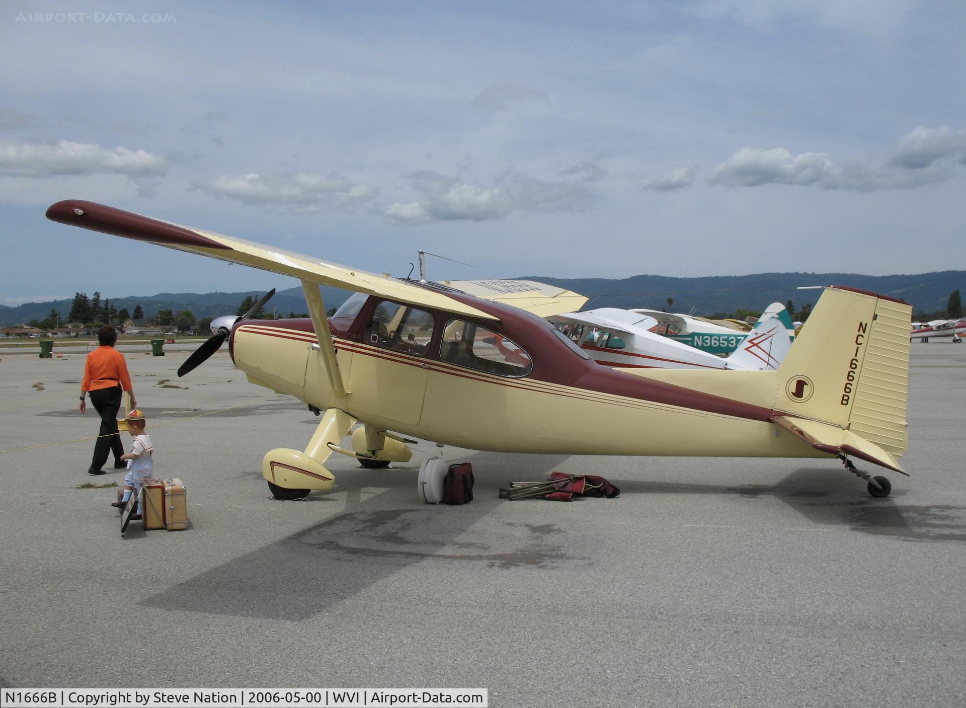 N1666B, 1948 Temco Luscombe 11A C/N 11-172, 1948 Temco Luscombe 11A (as NC1666B) @ Watsonville Municipal Airport, CA