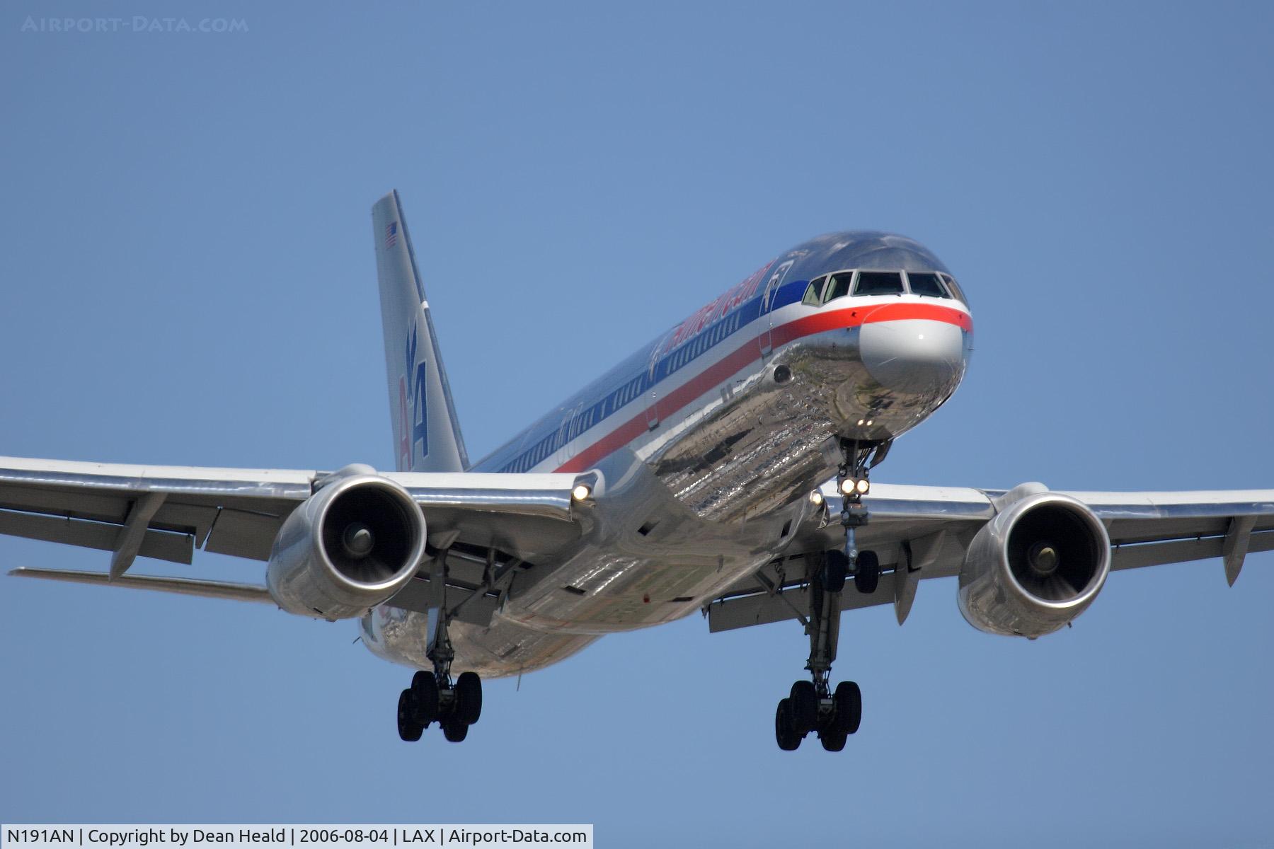 N191AN, 2001 Boeing 757-223 C/N 32385, American Airlines N191AN (FLT AAL161) from Miami Int'l (KMIA) on final approach to RWY 24R.