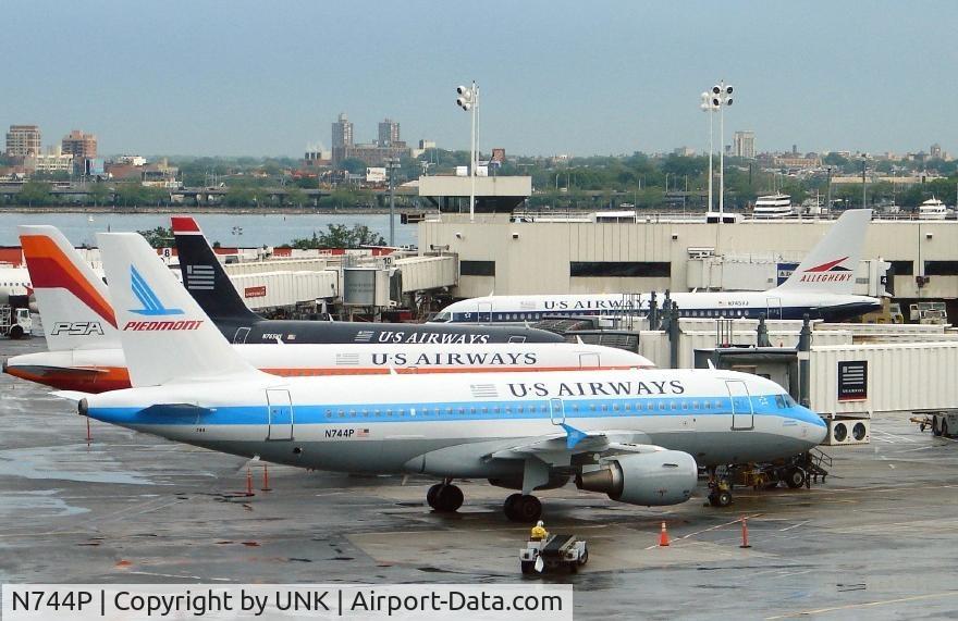 N744P, 2000 Airbus A319-112 C/N 1287, New US Airways Piedmont scheme