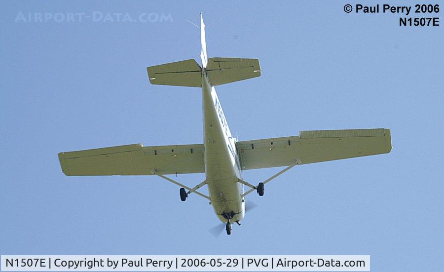 N1507E, 1978 Cessna 172N C/N 17271028, Roaring (the way a Cessna roars) overhead