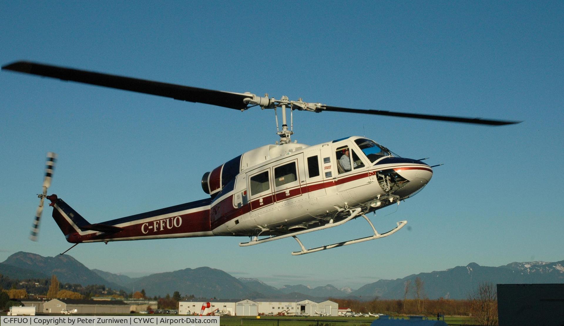 C-FFUO, Bell 214B-1 Biglifter C/N 28044, Approach to Transwest Helipad Chilliwack