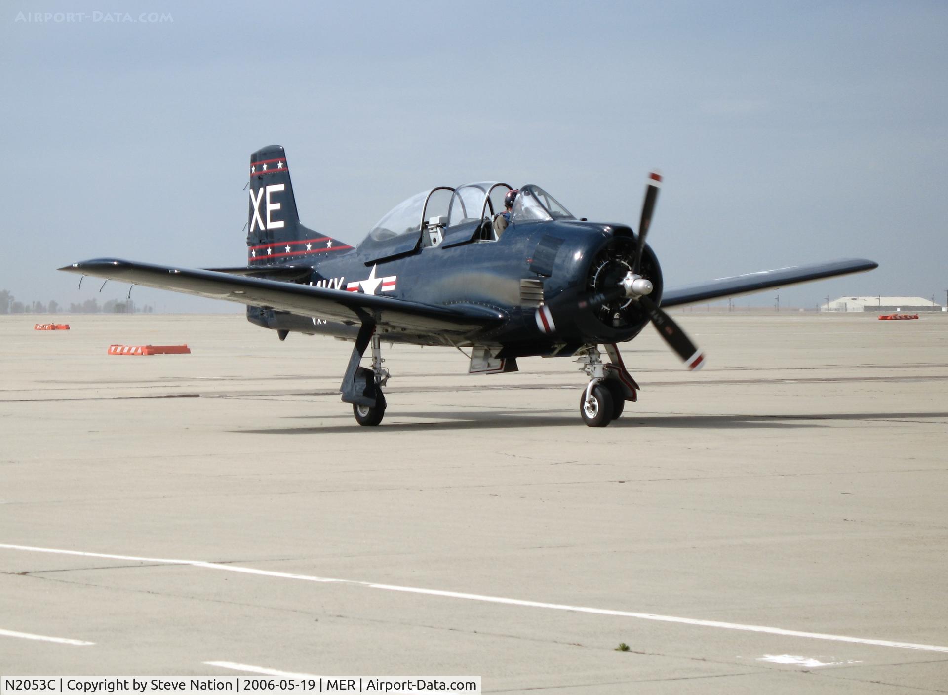 N2053C, 1953 North American T-28B Trojan C/N 200-437 (138366), North American T-28B BuAer 138366 in VX-5 XE/- markings taxying in for West Coast Formation Clinic weekend @ Castle AFB, CA