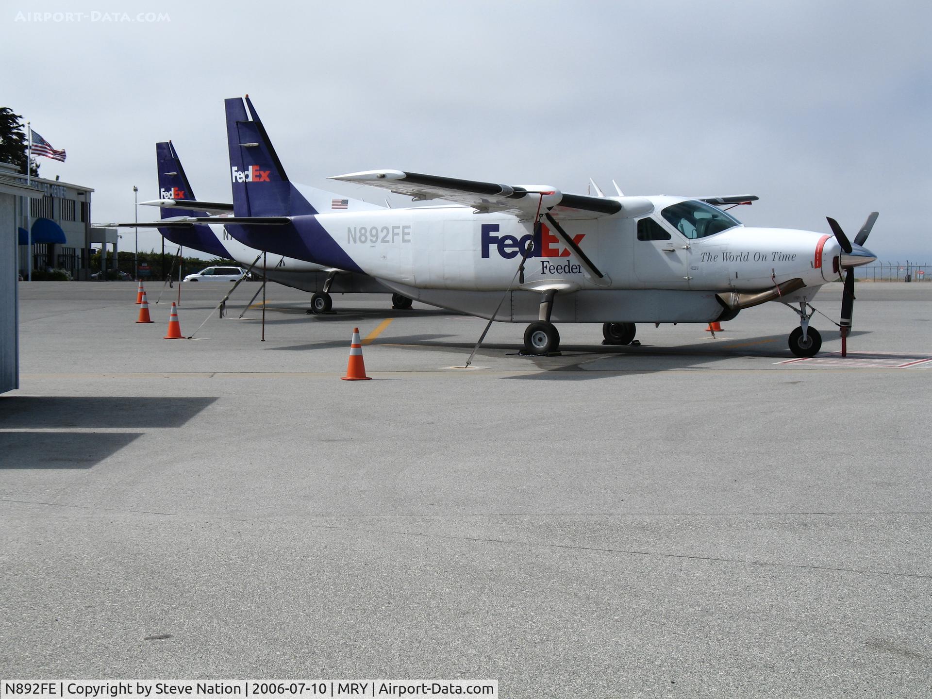 N892FE, 1990 Cessna 208B Super Cargomaster C/N 208B0222, 1990 FedEx 208B @ Monterey, CA